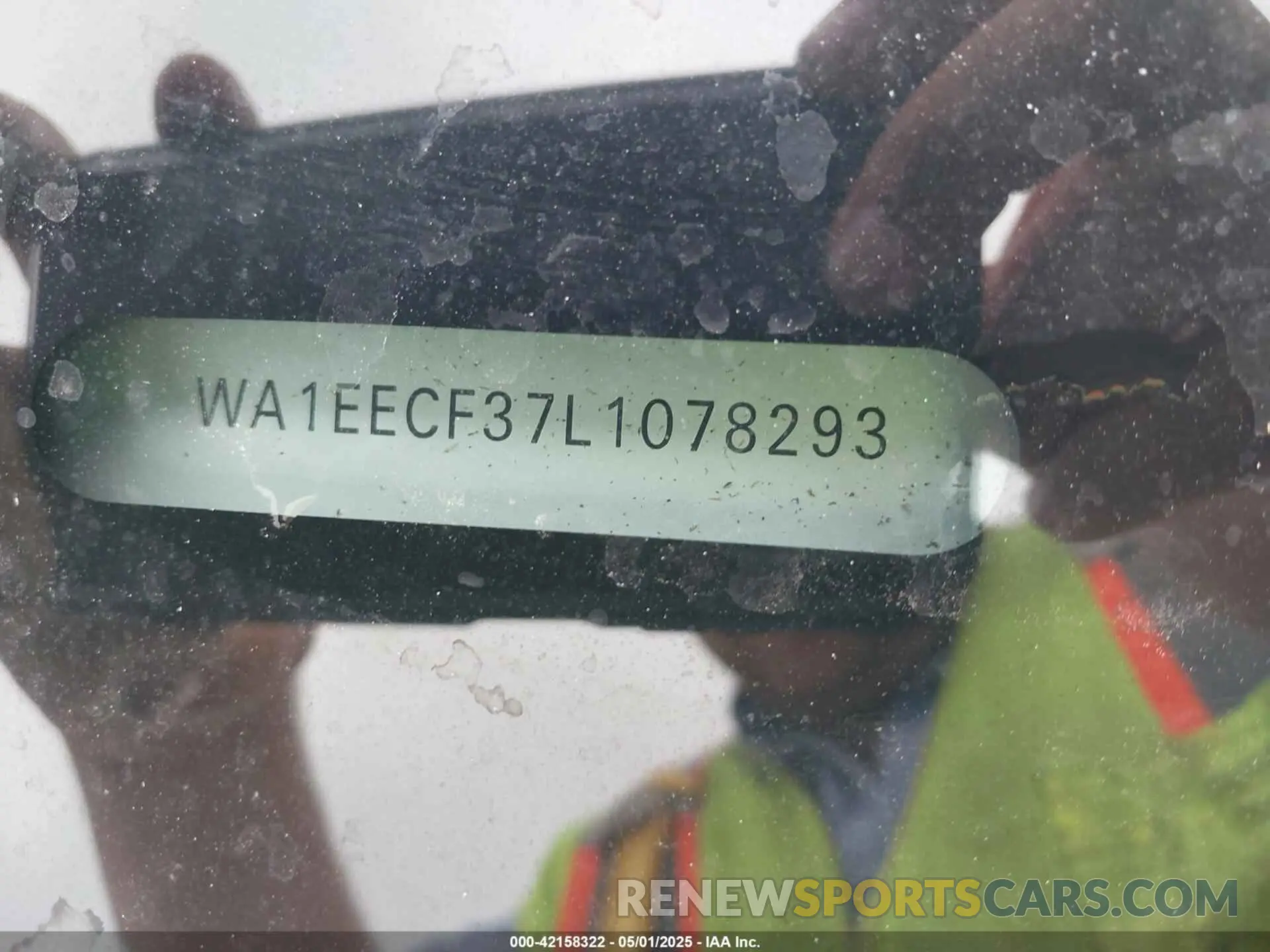 16 Фотография поврежденного автомобиля WA1EECF37L1078293 AUDI Q3 2020