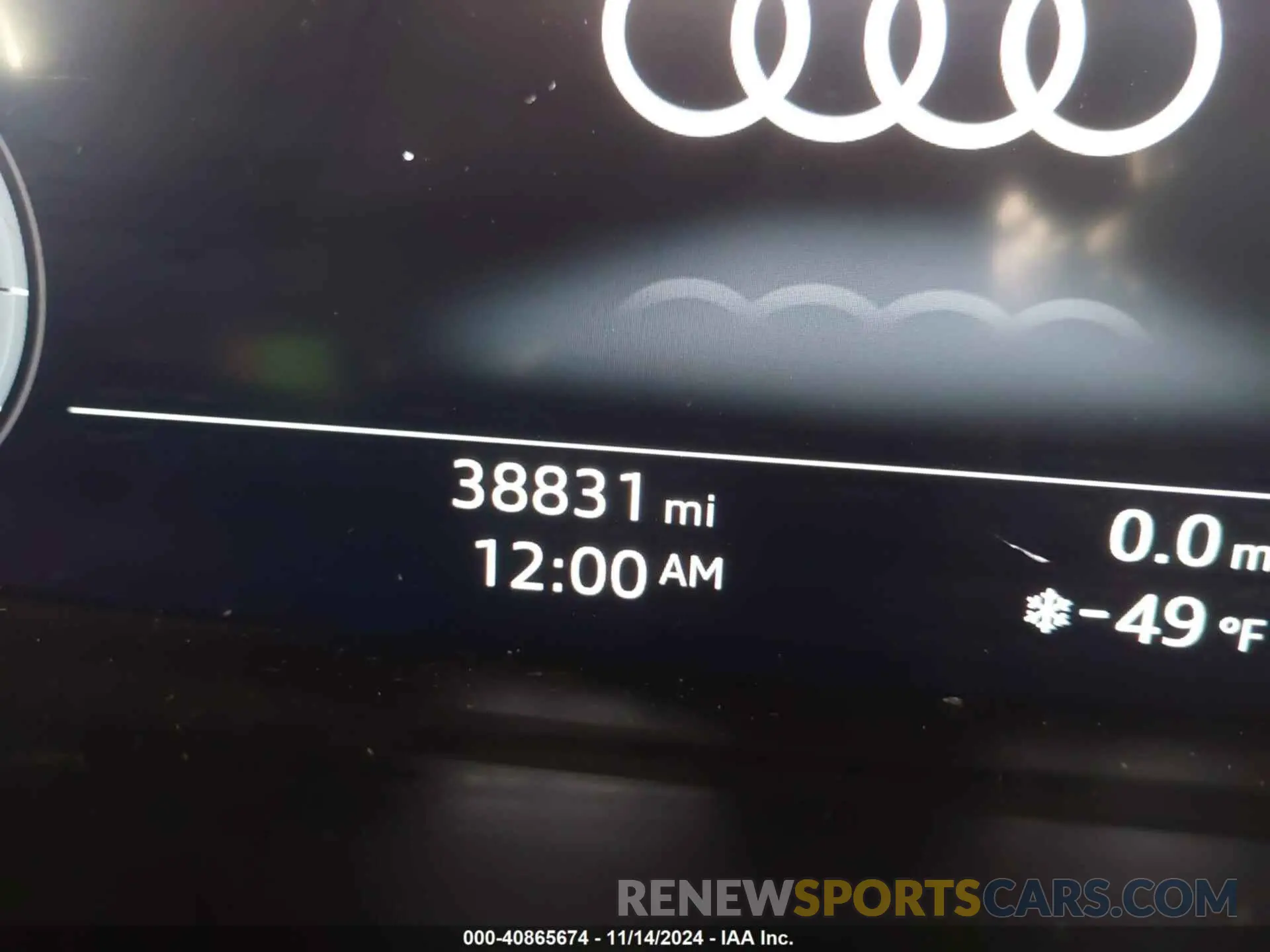 15 Photograph of a damaged car WA1EECF38L1036764 AUDI Q3 2020