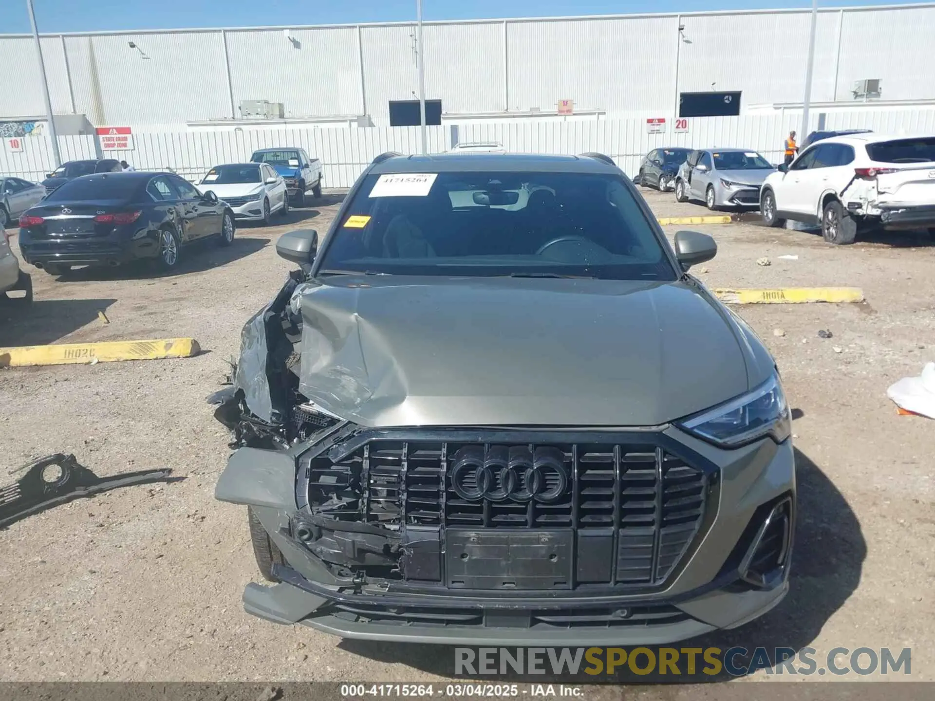 12 Фотография поврежденного автомобиля WA1EECF38L1089559 AUDI Q3 2020
