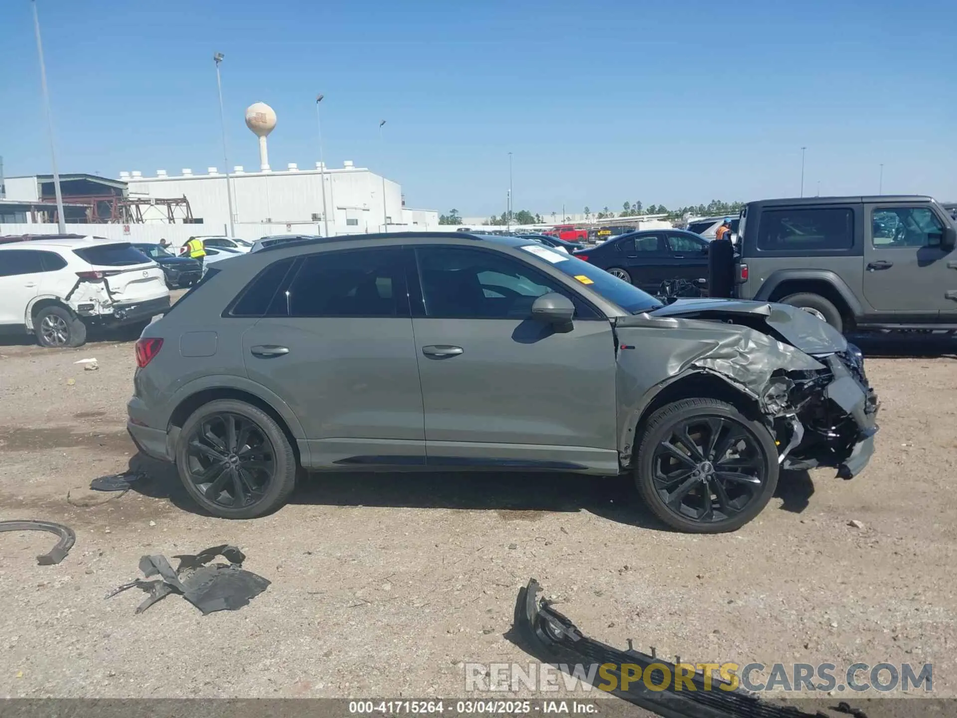 13 Фотография поврежденного автомобиля WA1EECF38L1089559 AUDI Q3 2020