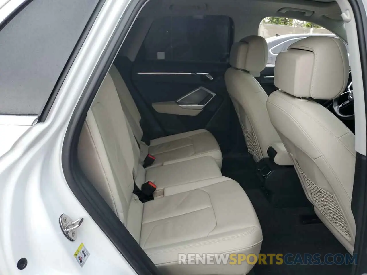 12 Photograph of a damaged car WA1EECF38L1103850 AUDI Q3 2020