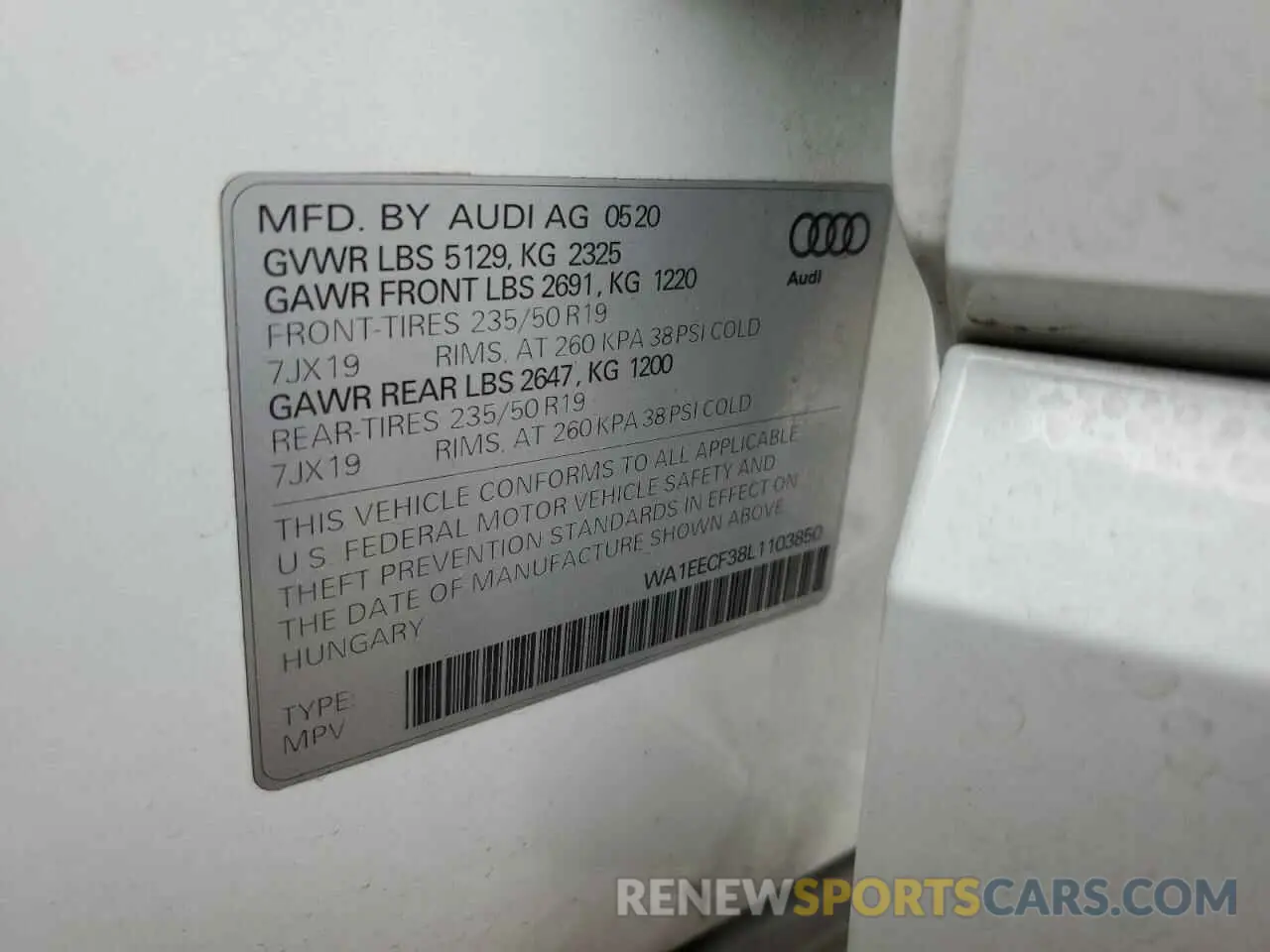 15 Photograph of a damaged car WA1EECF38L1103850 AUDI Q3 2020