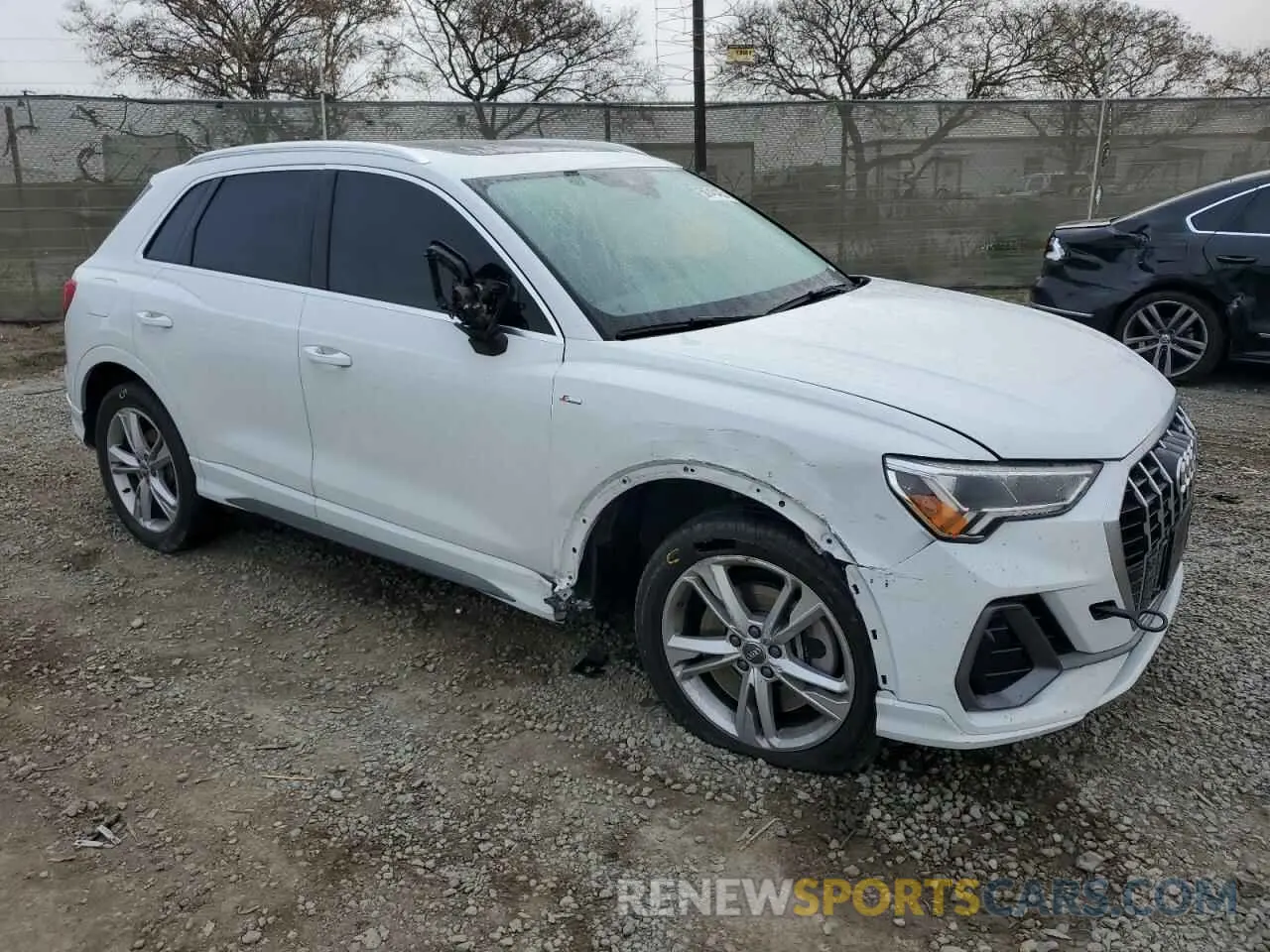 4 Photograph of a damaged car WA1EECF38L1103850 AUDI Q3 2020
