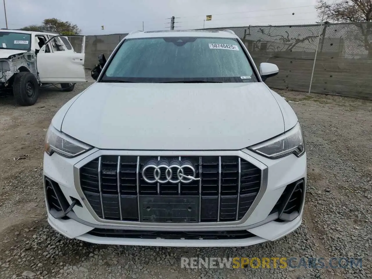 5 Photograph of a damaged car WA1EECF38L1103850 AUDI Q3 2020