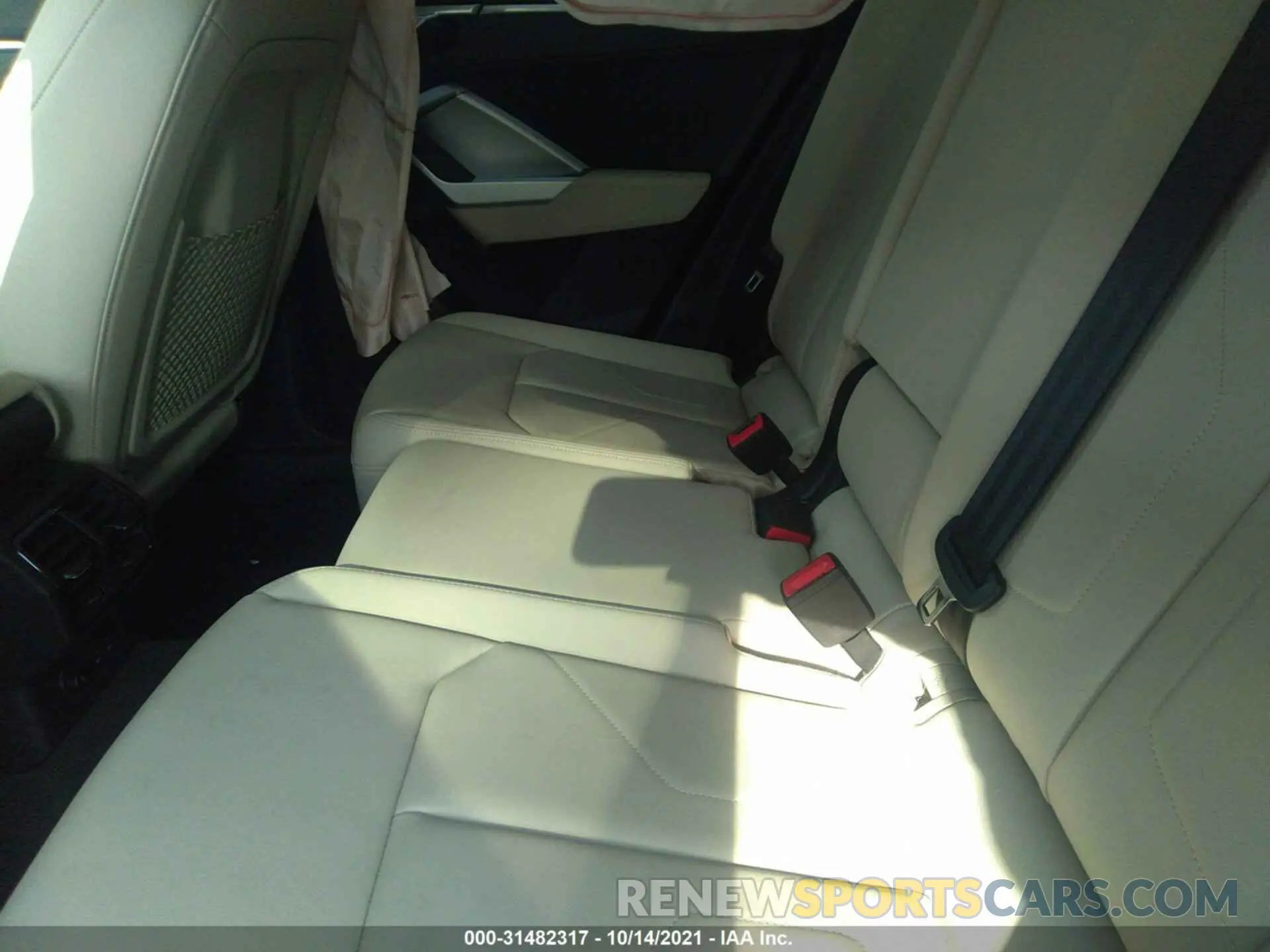 8 Фотография поврежденного автомобиля WA1EECF39L1042394 AUDI Q3 2020