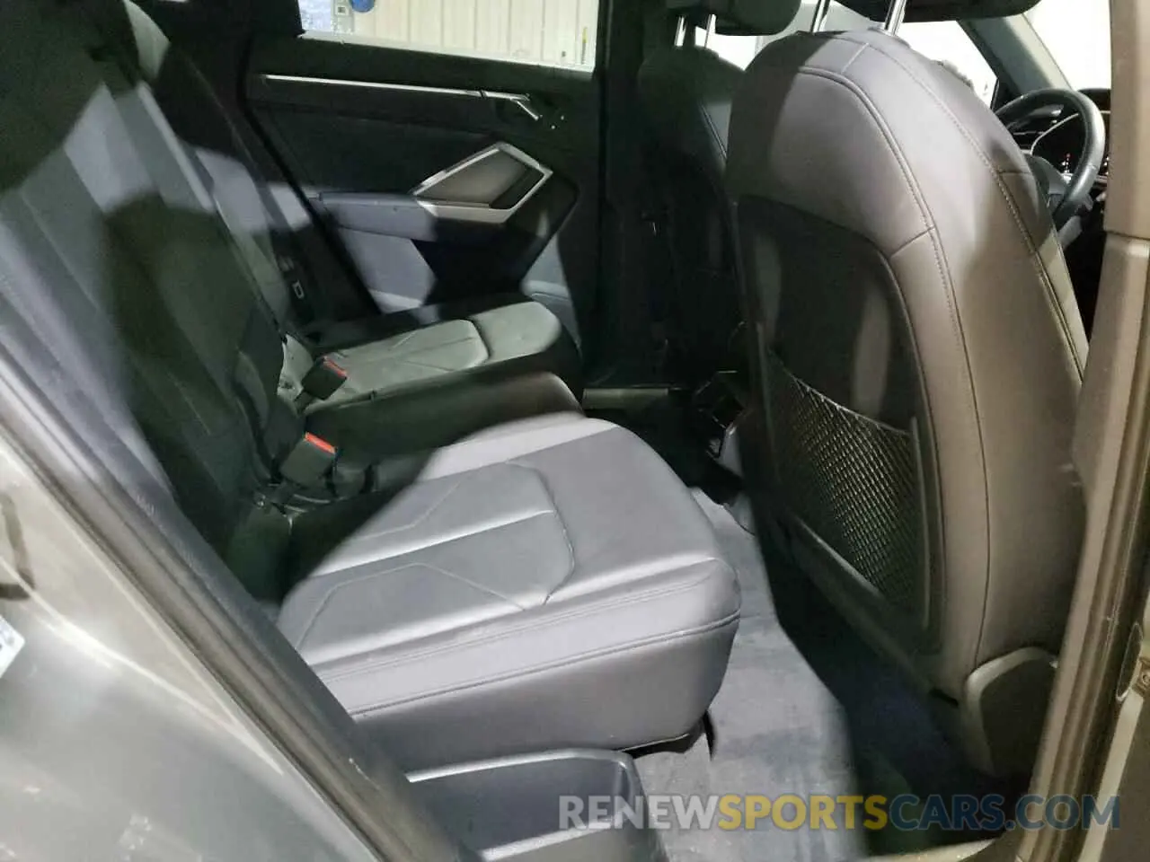 12 Фотография поврежденного автомобиля WA1EECF3XL1114302 AUDI Q3 2020