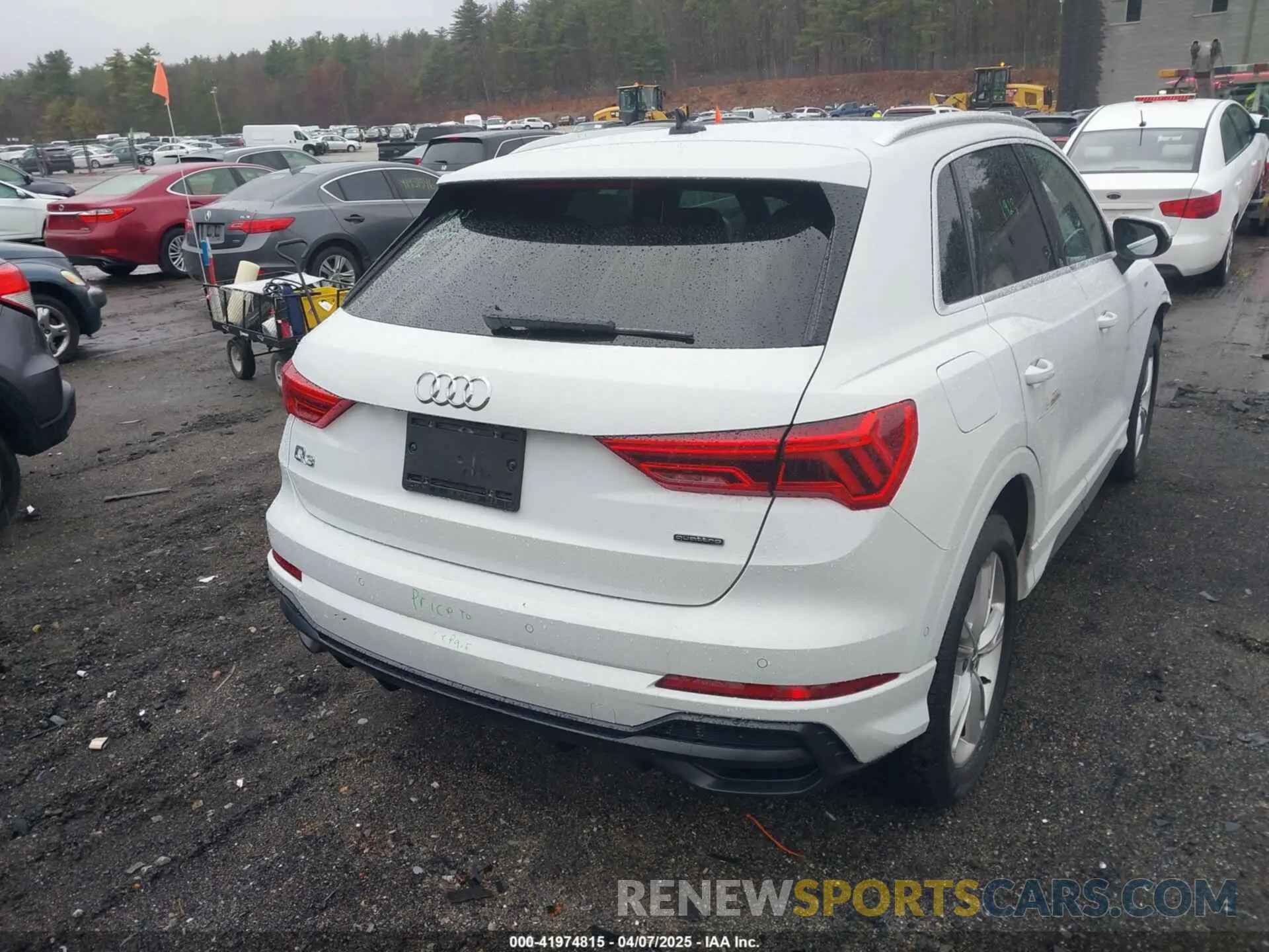 16 Фотография поврежденного автомобиля WA1FECF32L1105422 AUDI Q3 2020