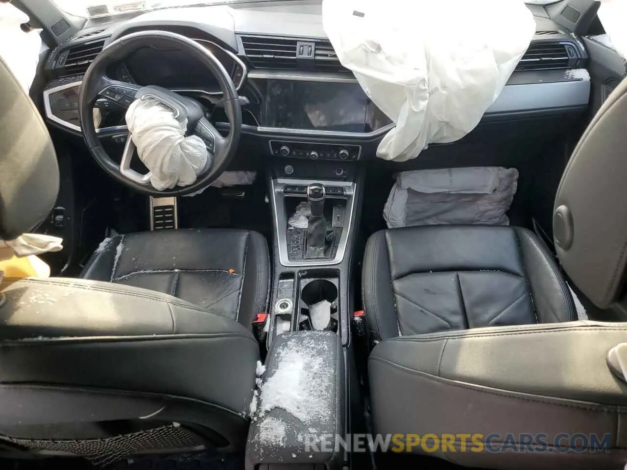 8 Photograph of a damaged car WA1FECF37L1033164 AUDI Q3 2020