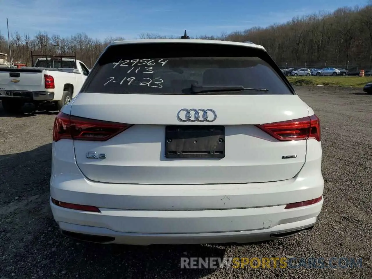 6 Photograph of a damaged car WA1AUCF30M1097111 AUDI Q3 2021