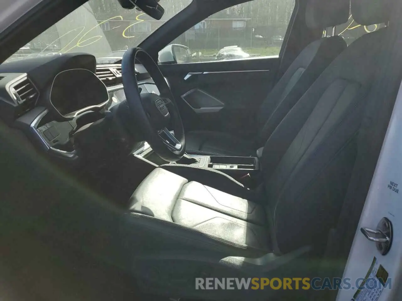 7 Photograph of a damaged car WA1AUCF30M1097111 AUDI Q3 2021