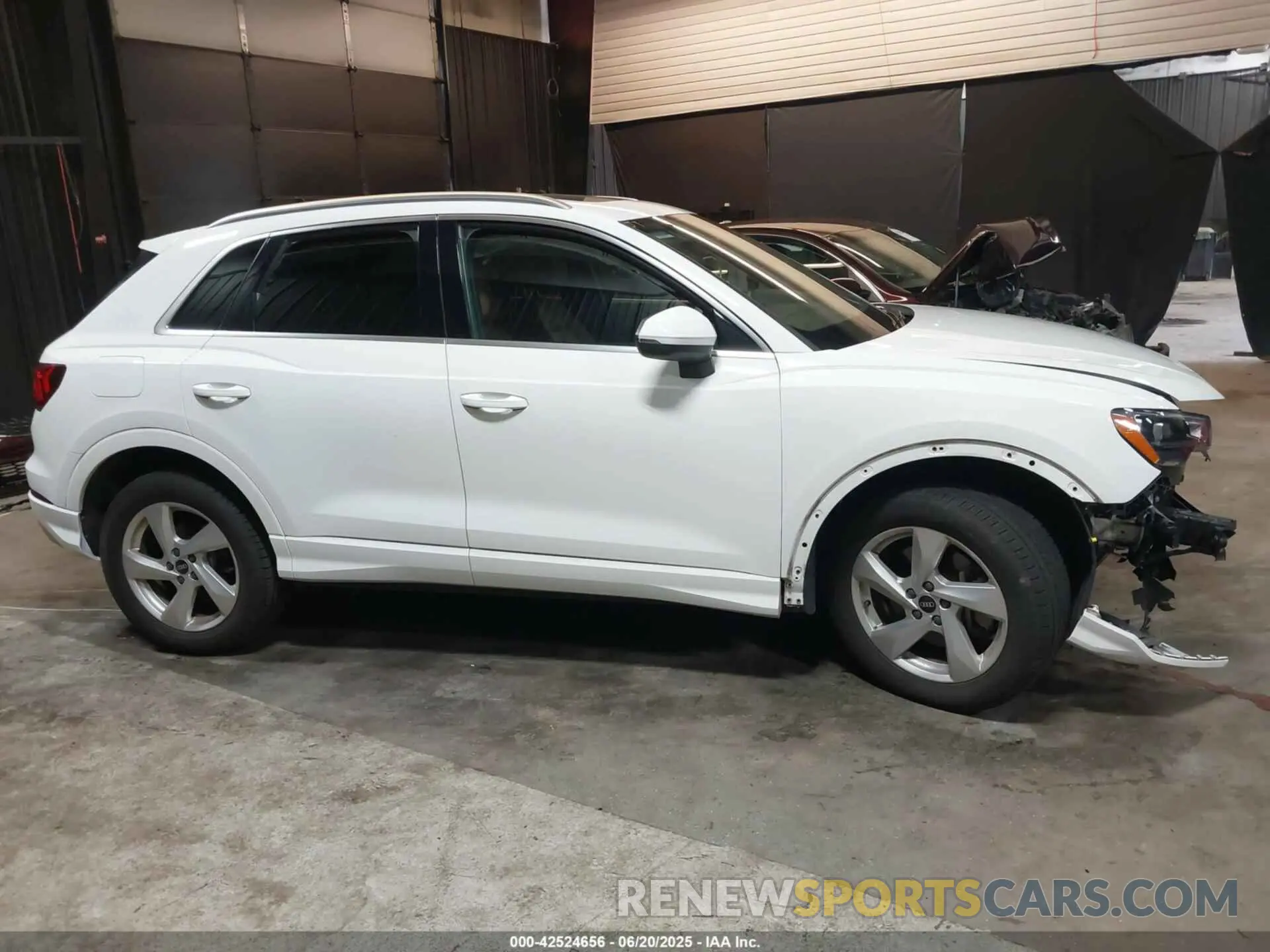 13 Photograph of a damaged car WA1AUCF31M1095965 AUDI Q3 2021