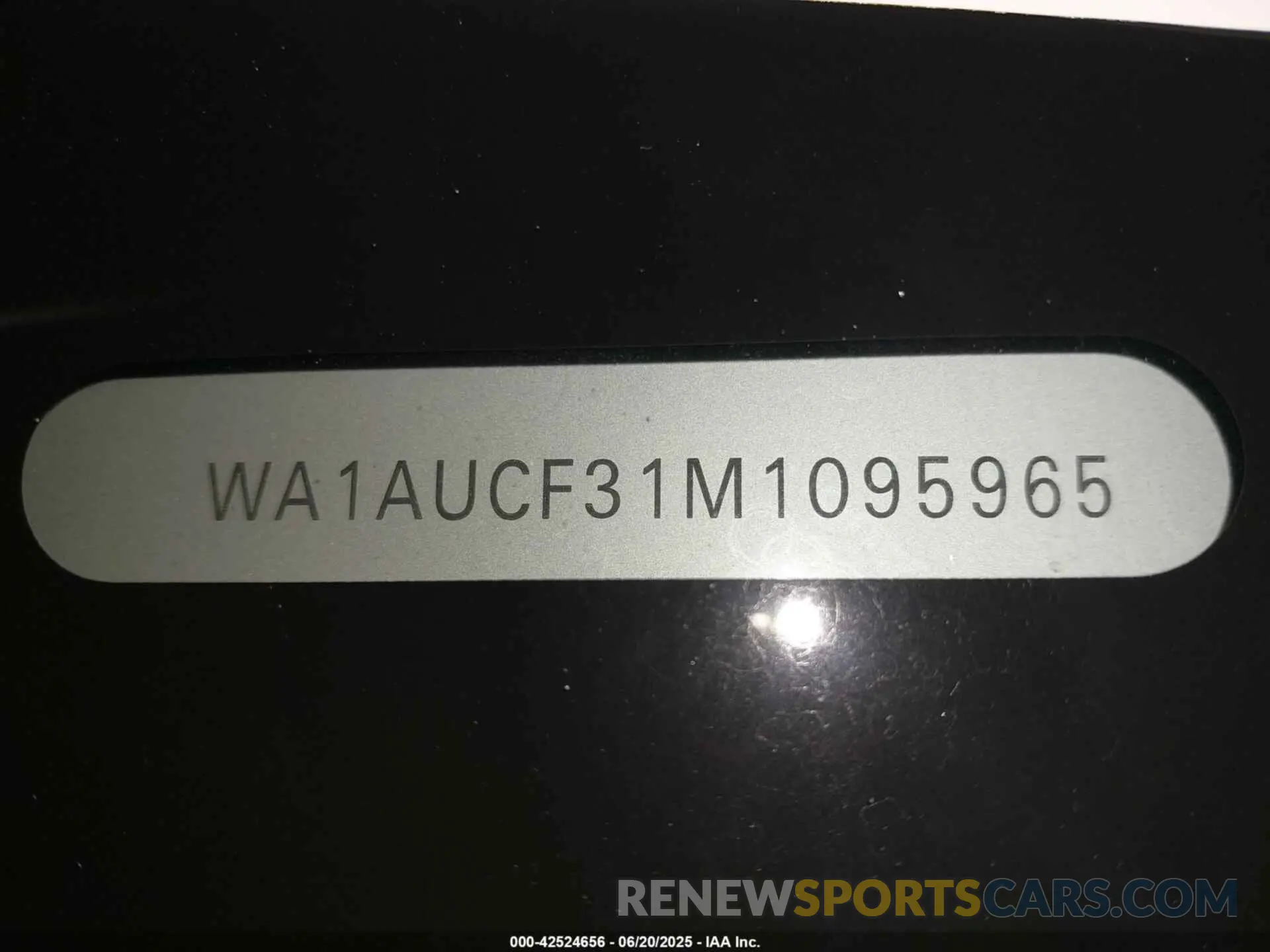 17 Photograph of a damaged car WA1AUCF31M1095965 AUDI Q3 2021