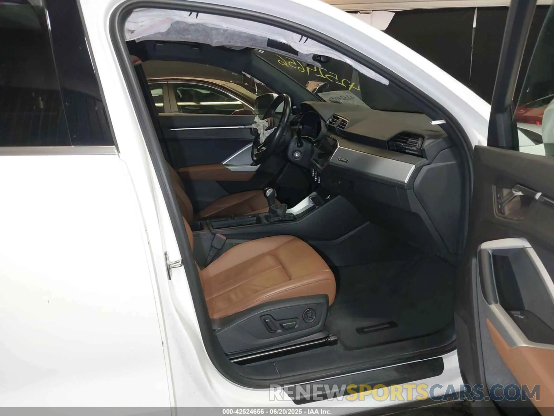 5 Photograph of a damaged car WA1AUCF31M1095965 AUDI Q3 2021