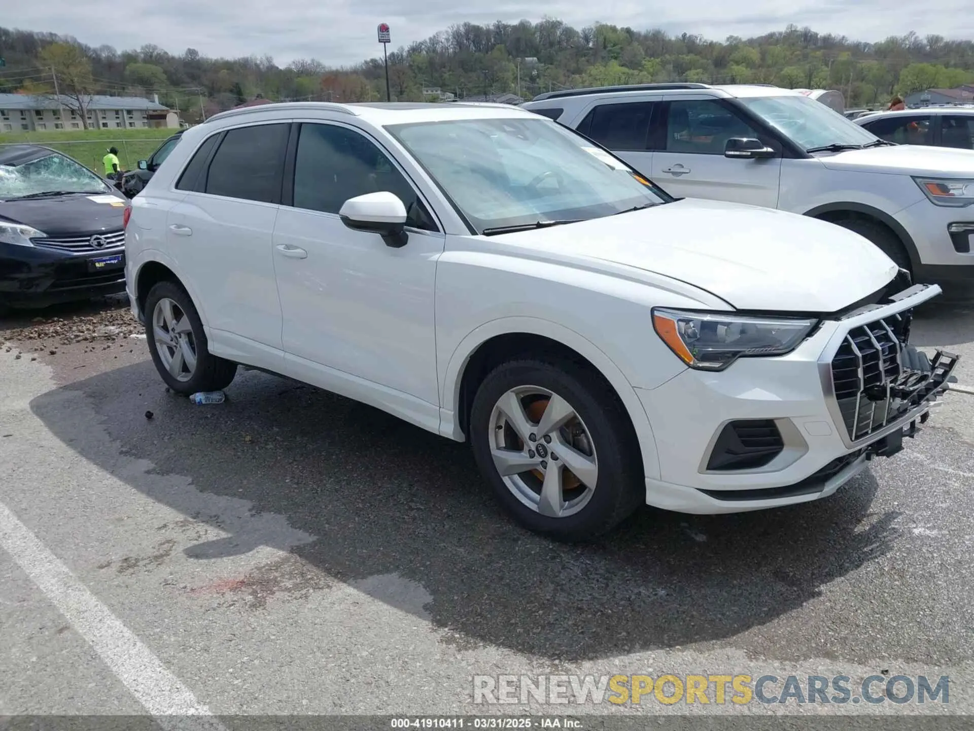 1 Photograph of a damaged car WA1AUCF33M1096437 AUDI Q3 2021