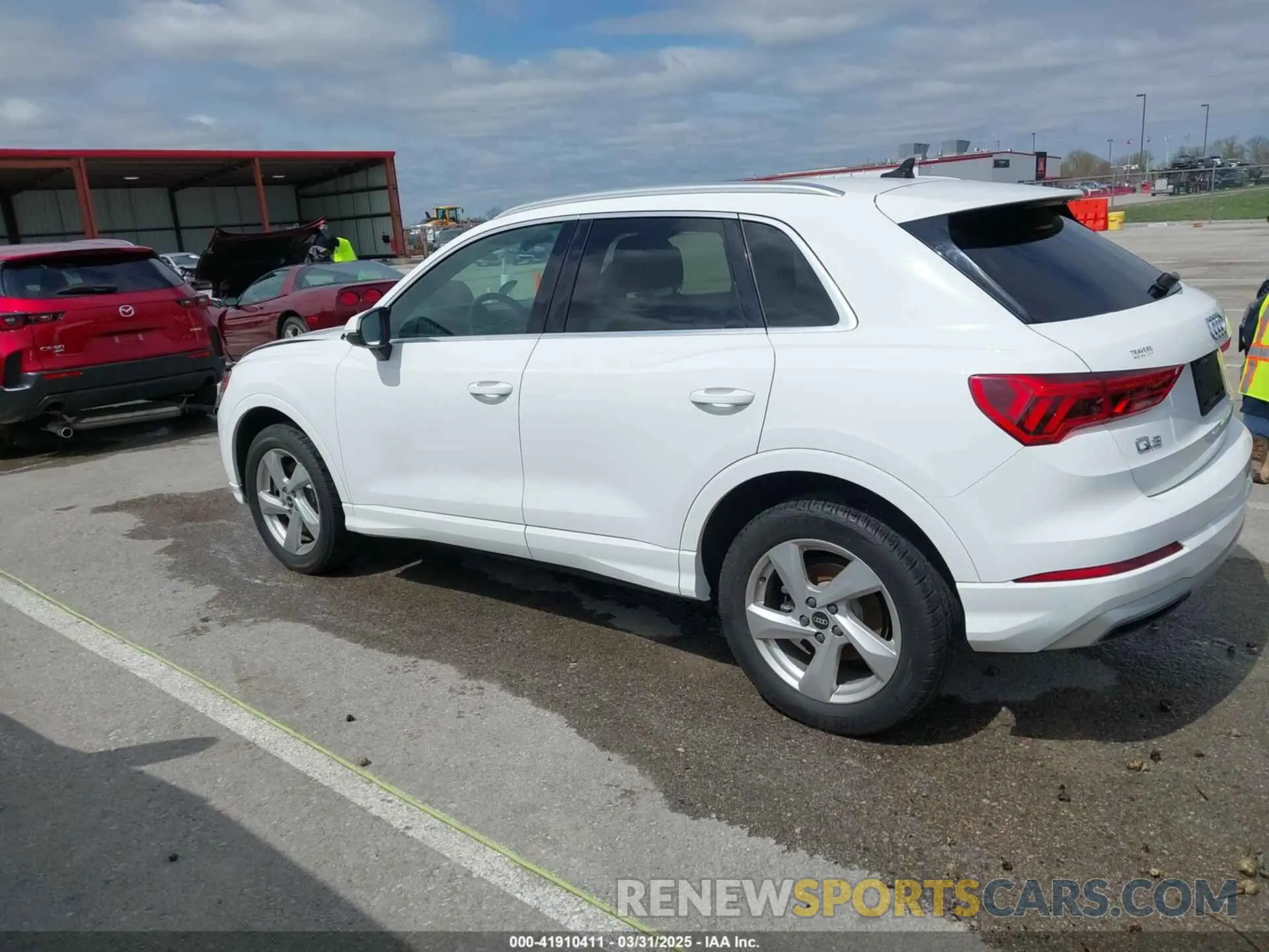 15 Photograph of a damaged car WA1AUCF33M1096437 AUDI Q3 2021