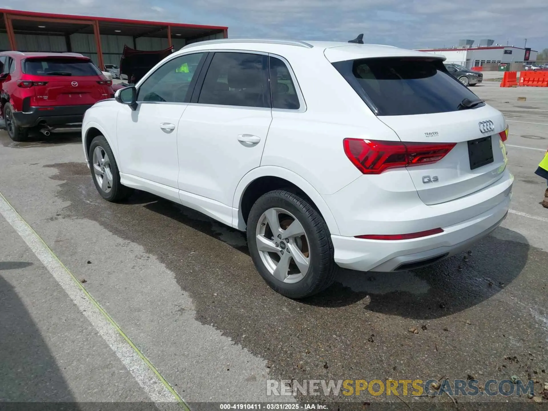 3 Photograph of a damaged car WA1AUCF33M1096437 AUDI Q3 2021