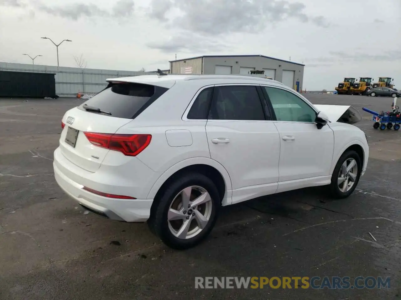 3 Photograph of a damaged car WA1AUCF34M1092204 AUDI Q3 2021