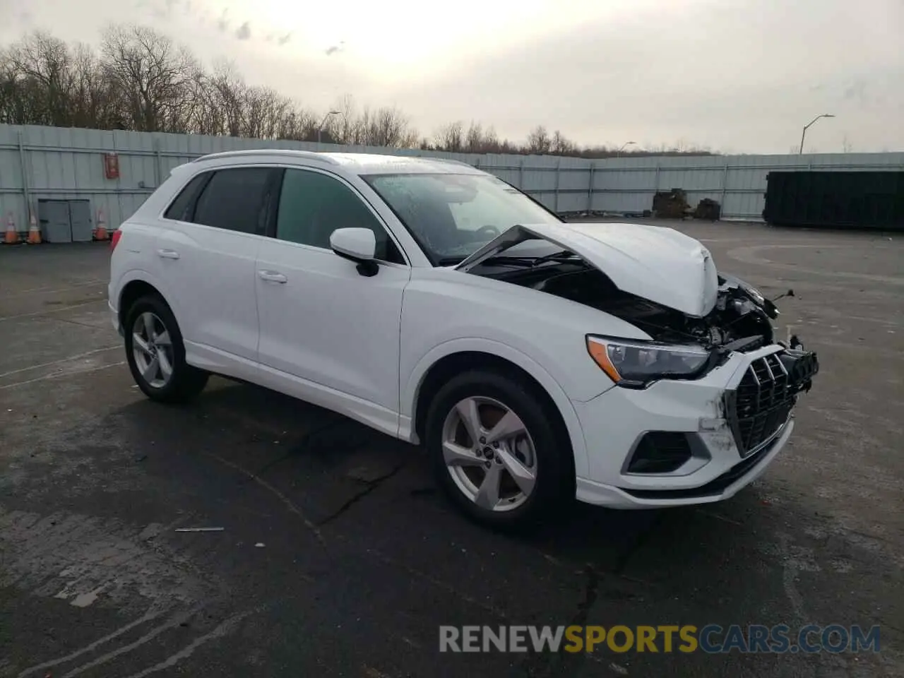 4 Photograph of a damaged car WA1AUCF34M1092204 AUDI Q3 2021