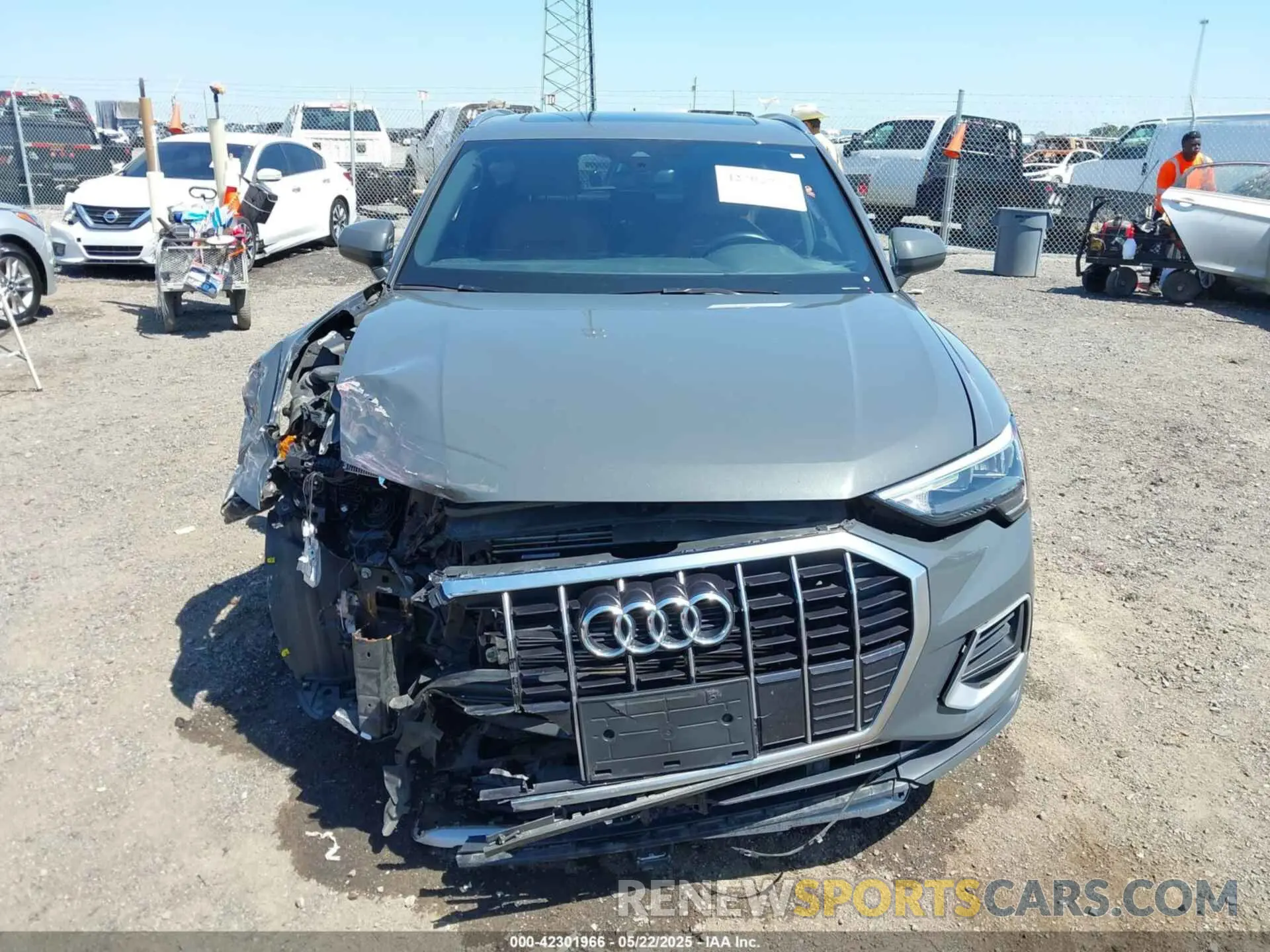 12 Фотография поврежденного автомобиля WA1AUCF35M1065609 AUDI Q3 2021