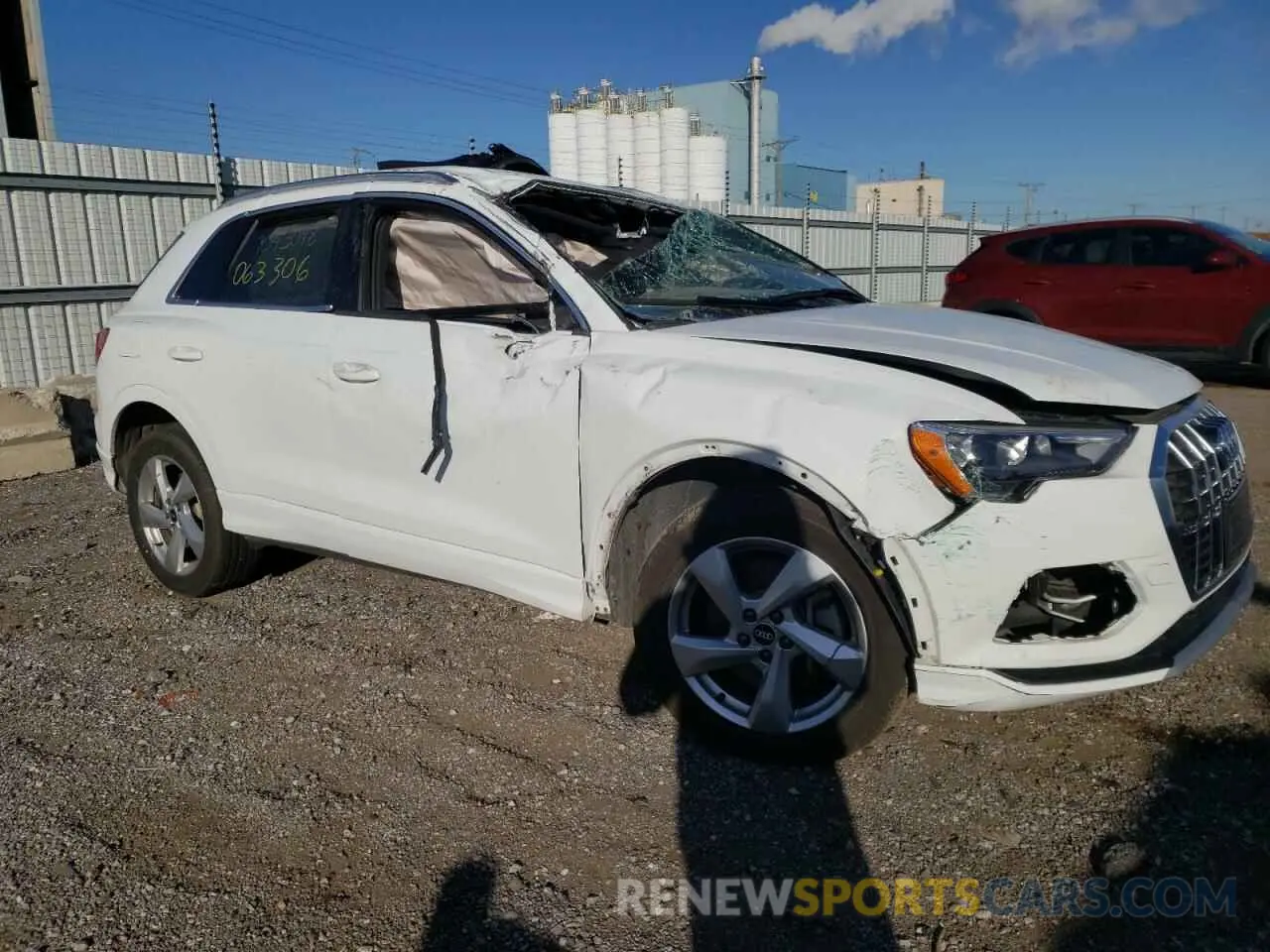 4 Photograph of a damaged car WA1AUCF36M1061259 AUDI Q3 2021