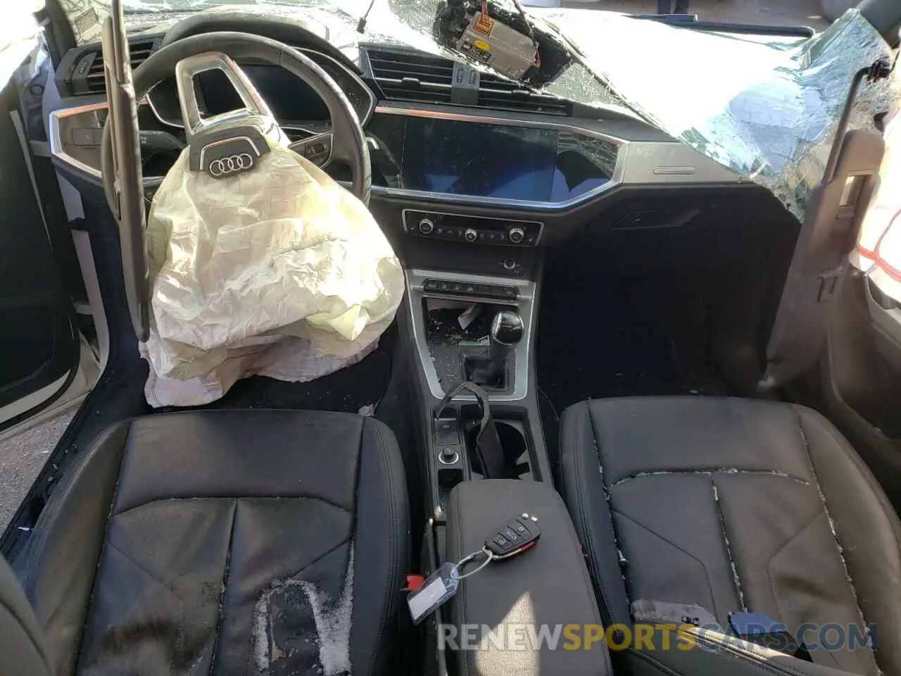 8 Photograph of a damaged car WA1AUCF36M1061259 AUDI Q3 2021