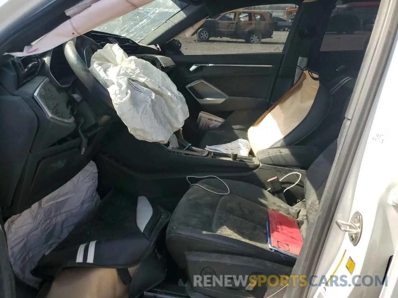 7 Photograph of a damaged car WA1AUCF36M1097372 AUDI Q3 2021