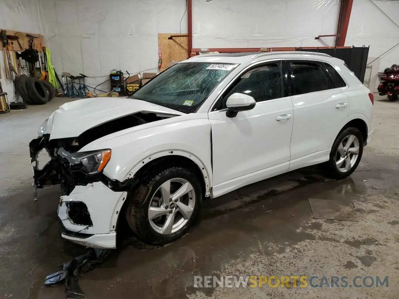 1 Photograph of a damaged car WA1AUCF36M1154248 AUDI Q3 2021