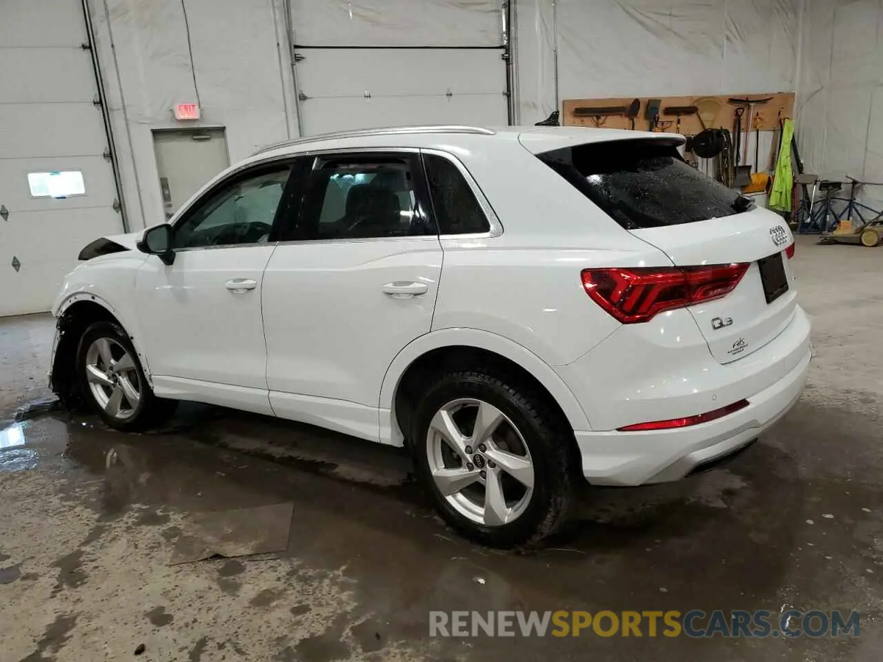 2 Photograph of a damaged car WA1AUCF36M1154248 AUDI Q3 2021