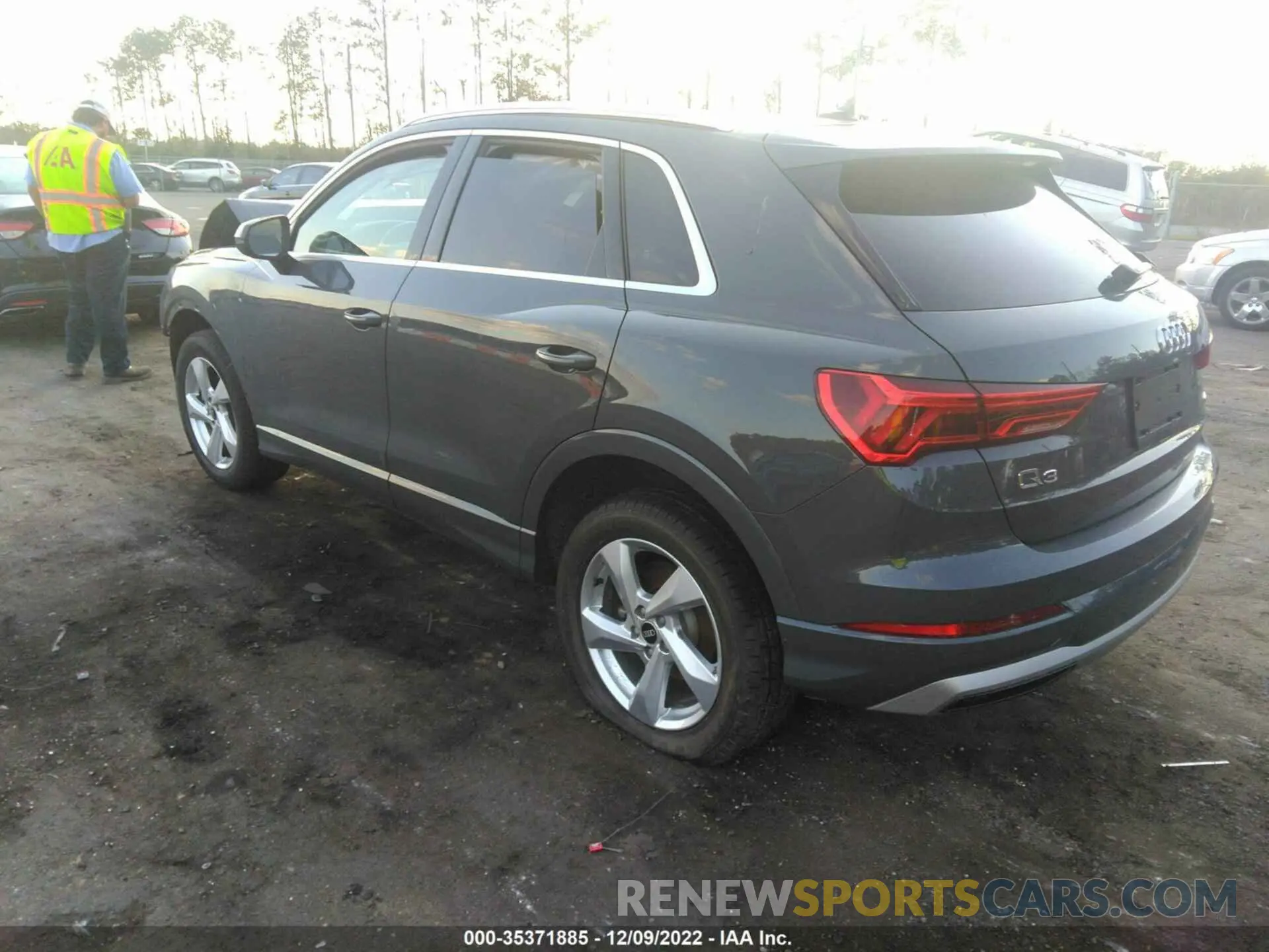 3 Photograph of a damaged car WA1AUCF38M1123289 AUDI Q3 2021