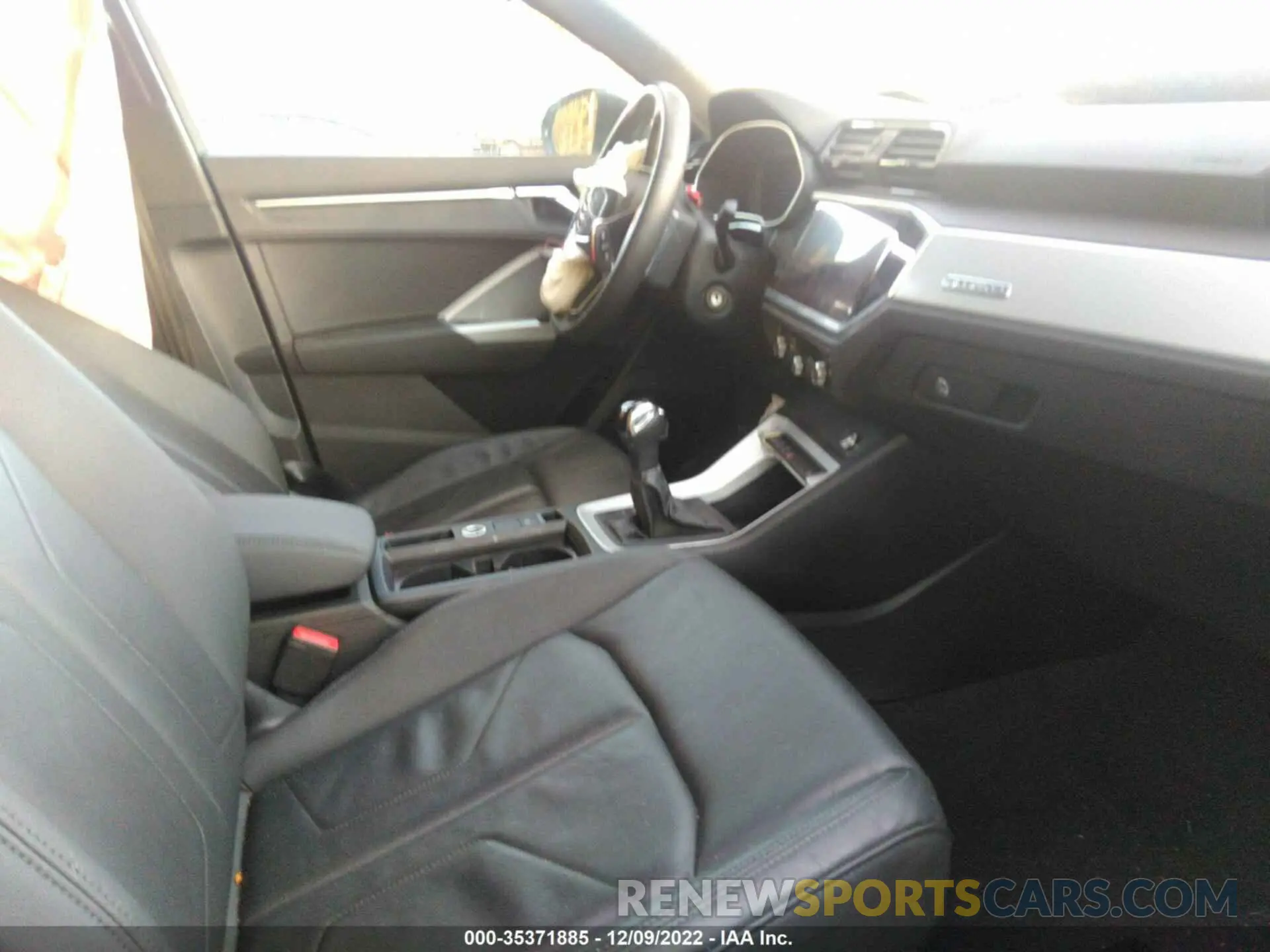 5 Photograph of a damaged car WA1AUCF38M1123289 AUDI Q3 2021