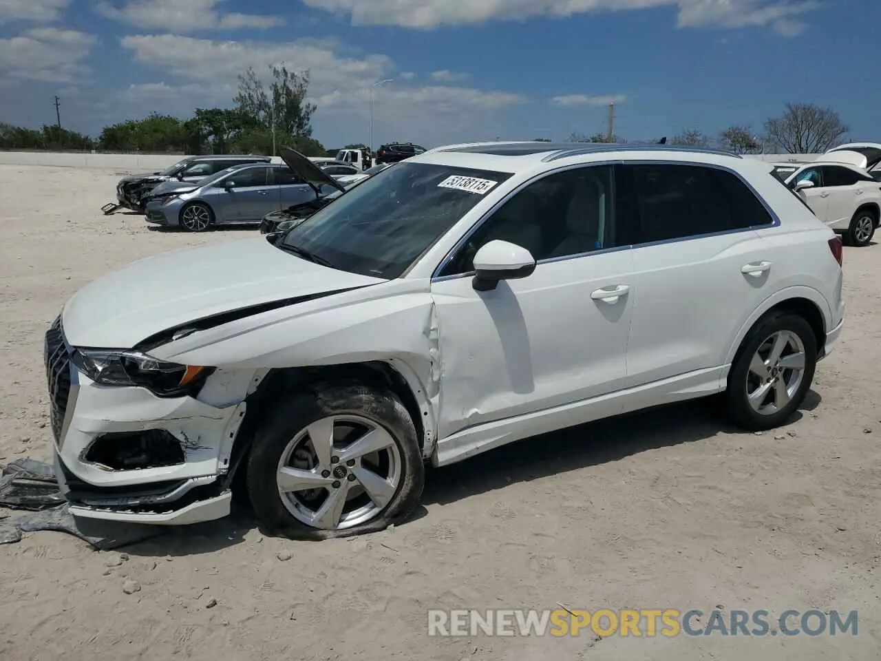 1 Photograph of a damaged car WA1AUCF39M1133071 AUDI Q3 2021