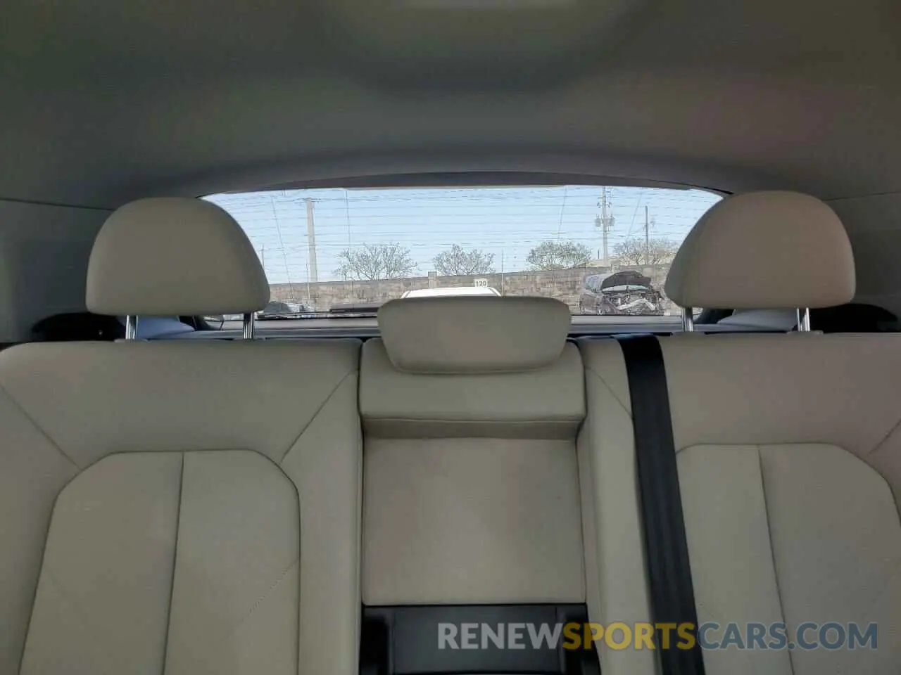 10 Photograph of a damaged car WA1AUCF39M1133071 AUDI Q3 2021
