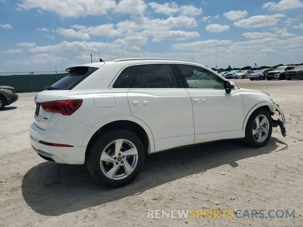 3 Photograph of a damaged car WA1AUCF39M1133071 AUDI Q3 2021