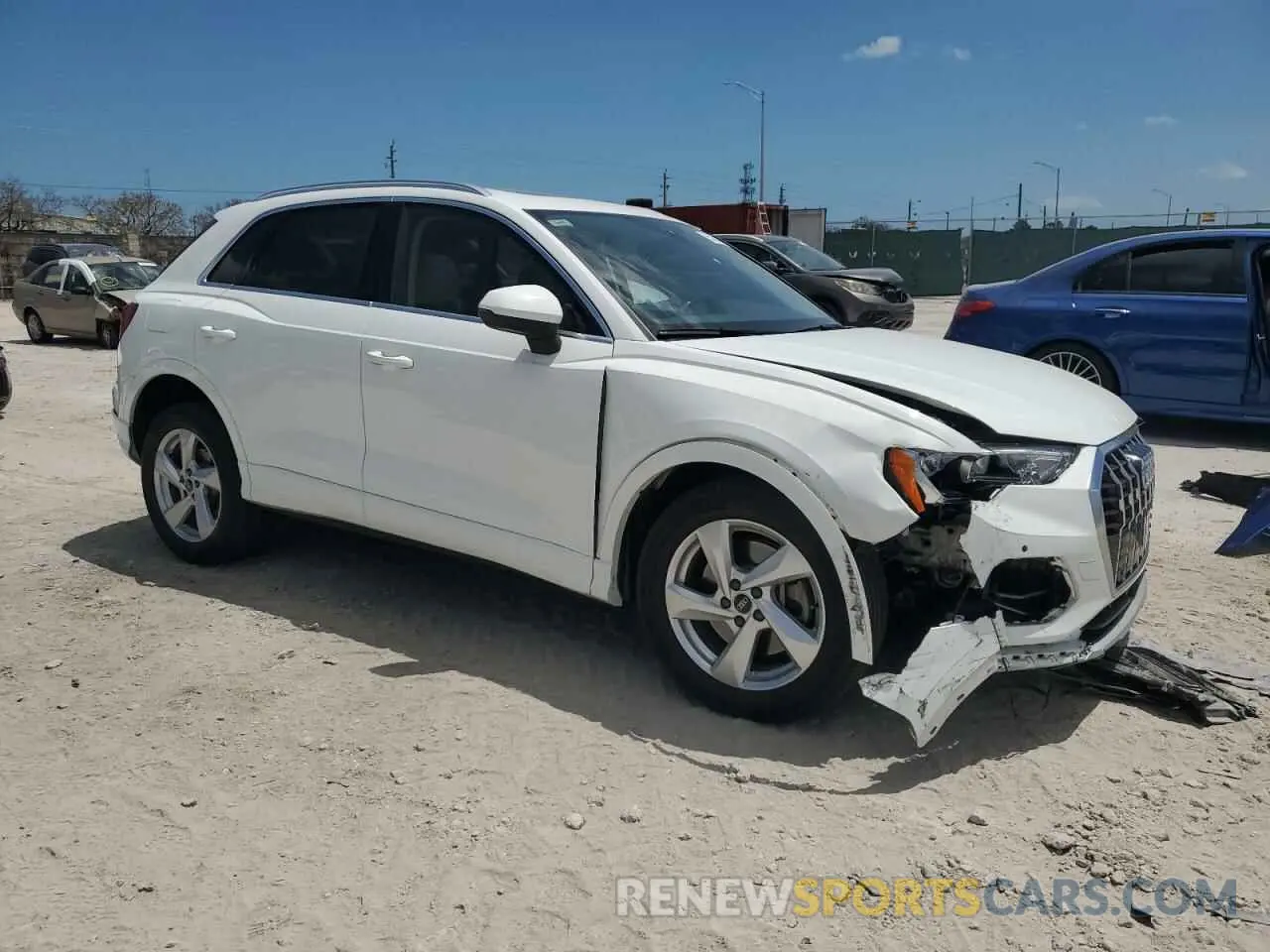4 Photograph of a damaged car WA1AUCF39M1133071 AUDI Q3 2021