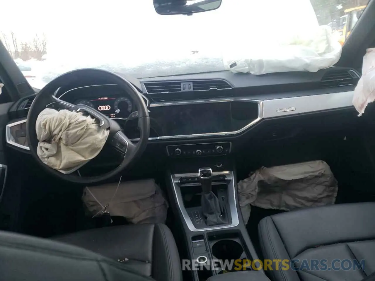 8 Photograph of a damaged car WA1AUCF3XM1063337 AUDI Q3 2021