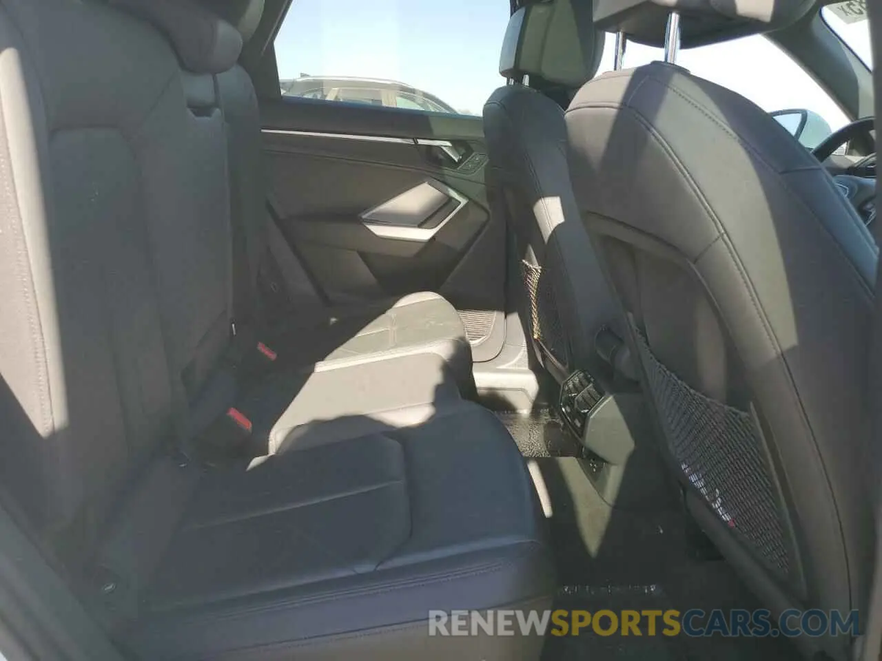 11 Photograph of a damaged car WA1AUCF3XM1092773 AUDI Q3 2021