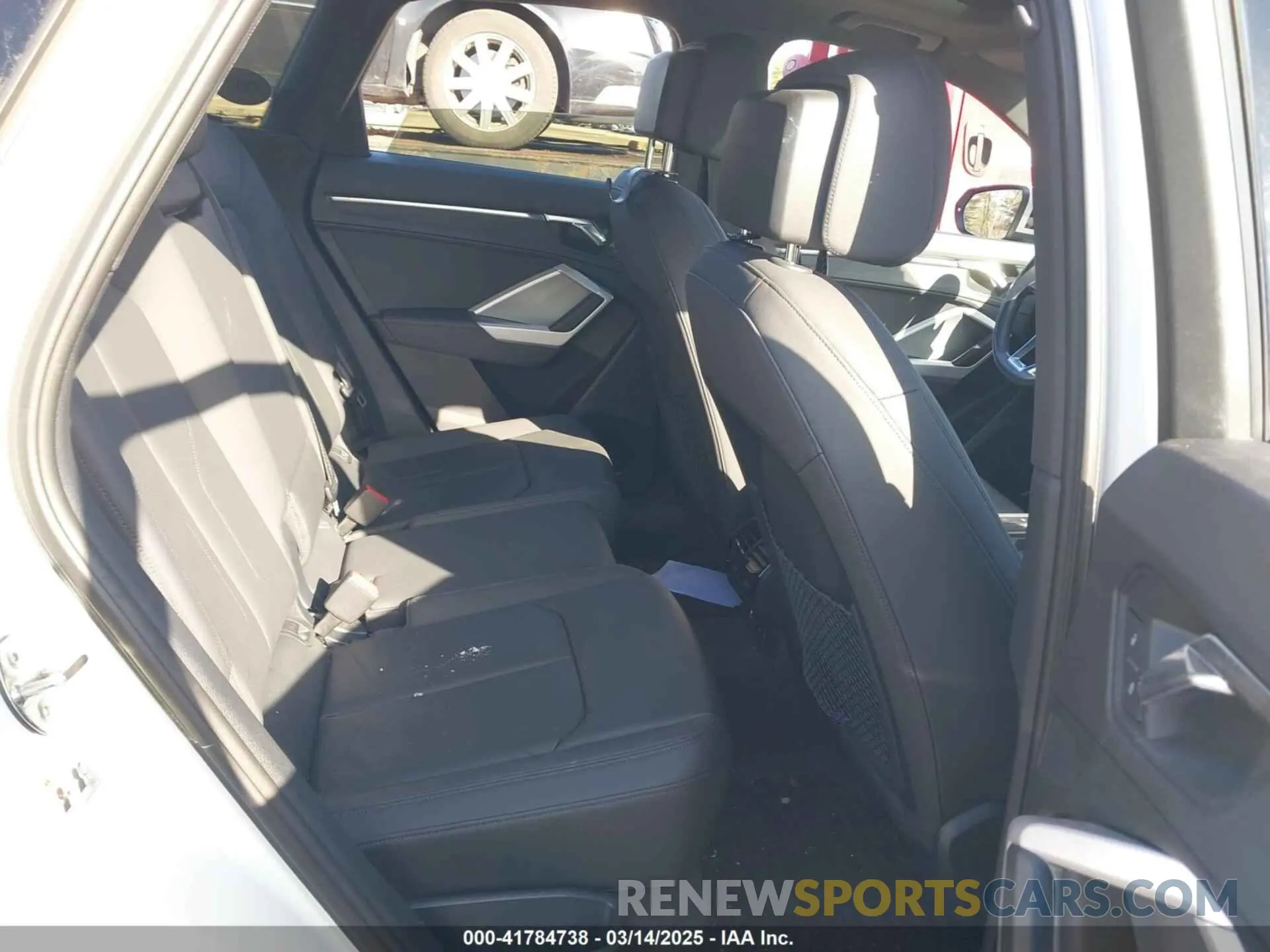 8 Photograph of a damaged car WA1DECF30M1118517 AUDI Q3 2021