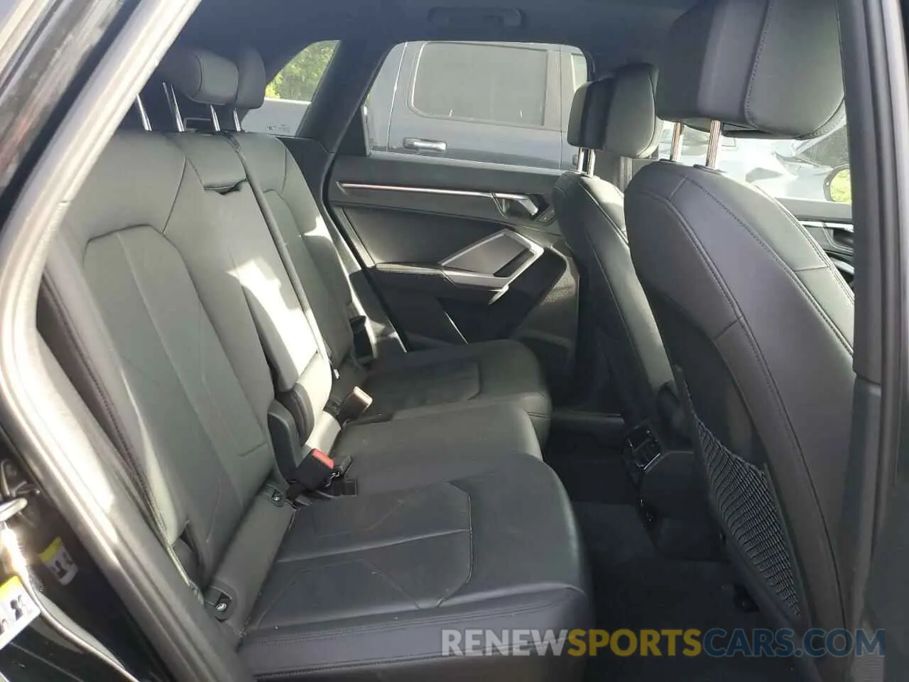 11 Photograph of a damaged car WA1DECF31M1014280 AUDI Q3 2021