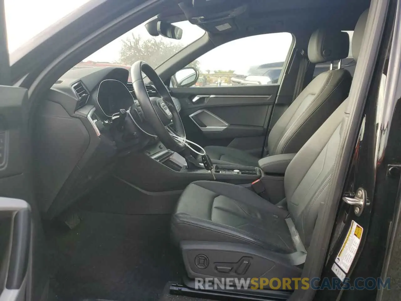 7 Photograph of a damaged car WA1DECF31M1014280 AUDI Q3 2021
