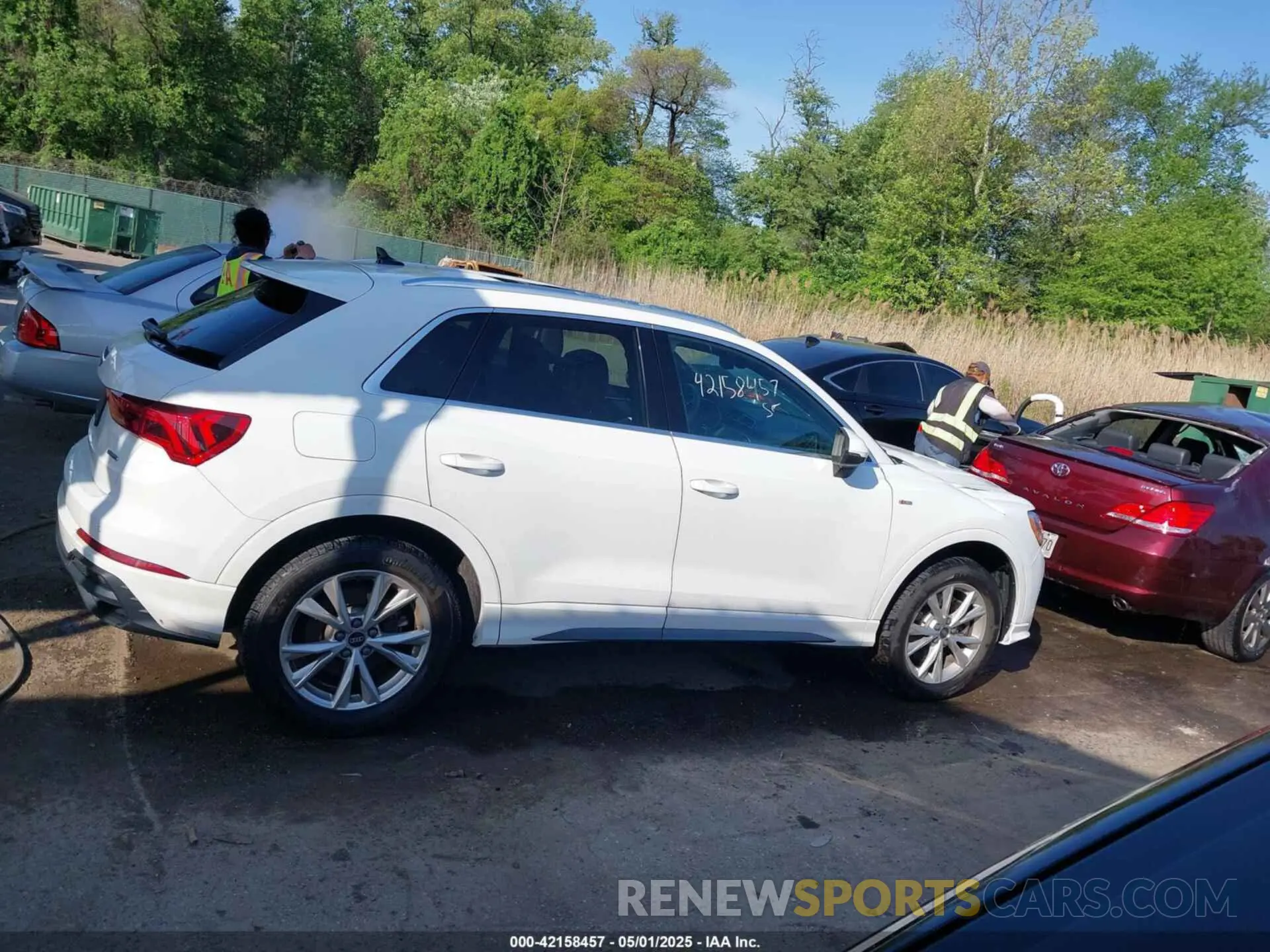 14 Photograph of a damaged car WA1DECF31M1037901 AUDI Q3 2021