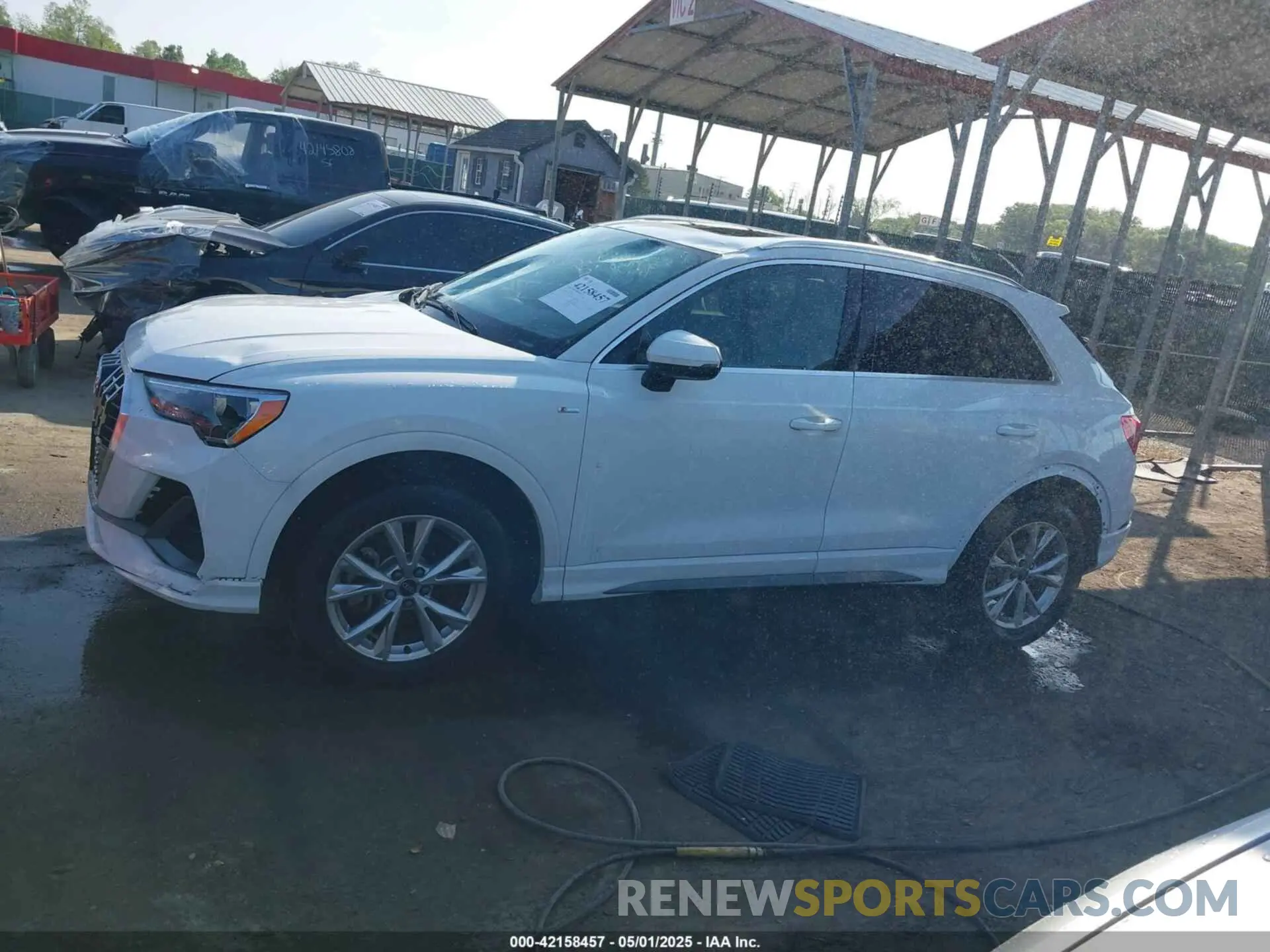 15 Photograph of a damaged car WA1DECF31M1037901 AUDI Q3 2021