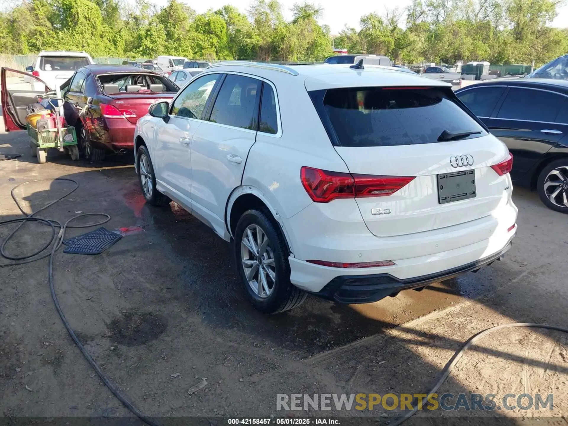 3 Photograph of a damaged car WA1DECF31M1037901 AUDI Q3 2021