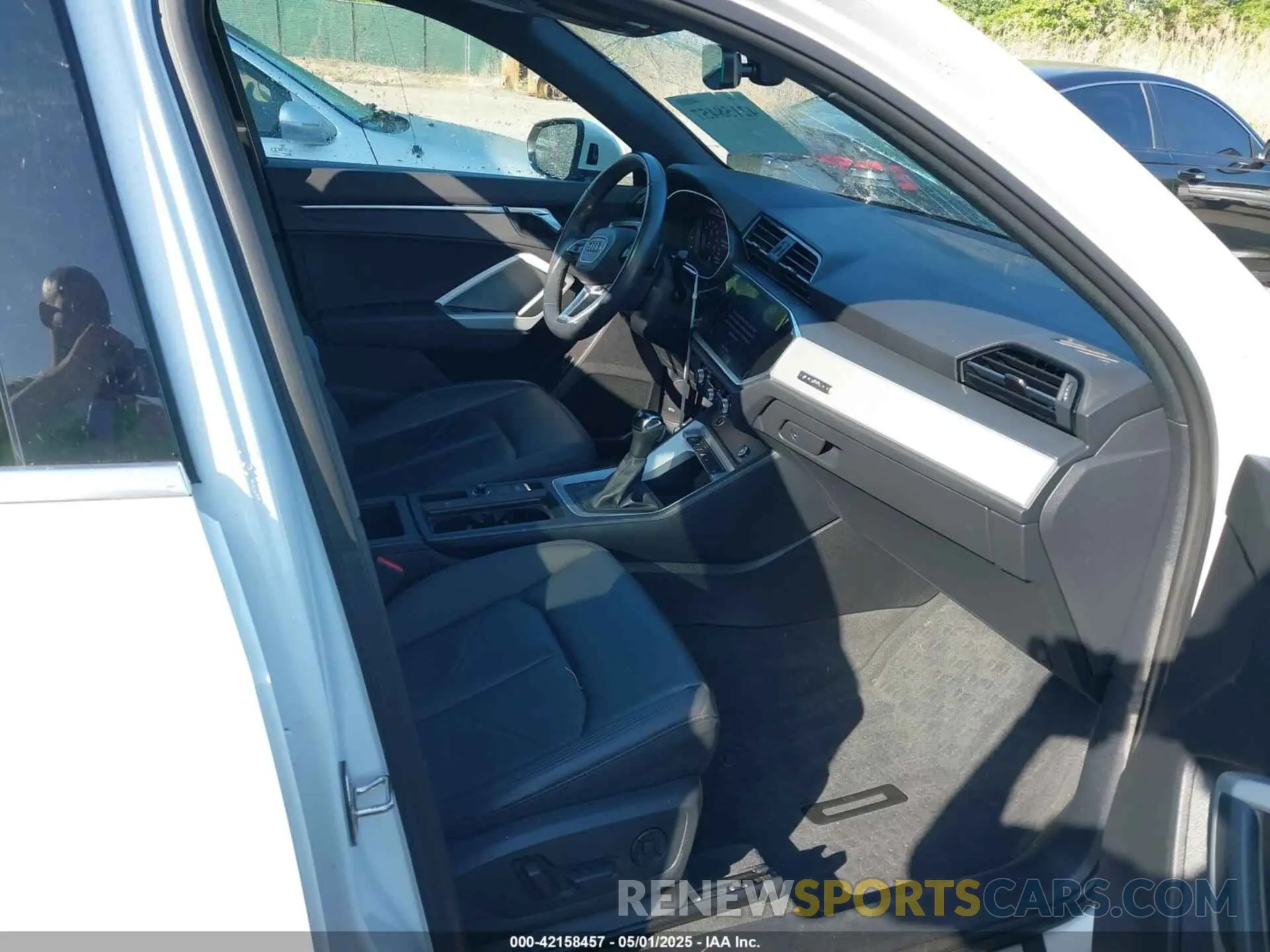 5 Photograph of a damaged car WA1DECF31M1037901 AUDI Q3 2021
