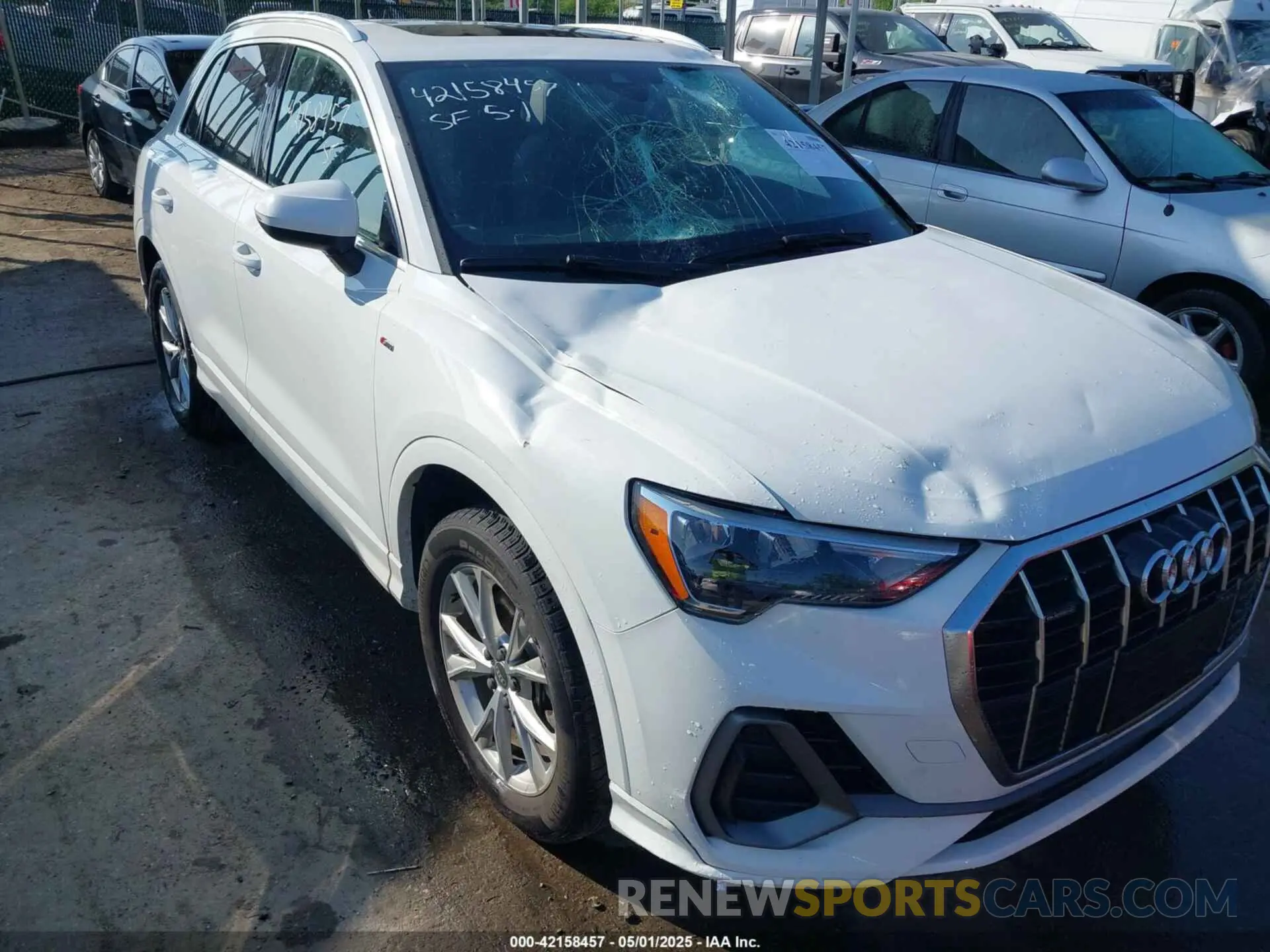6 Photograph of a damaged car WA1DECF31M1037901 AUDI Q3 2021
