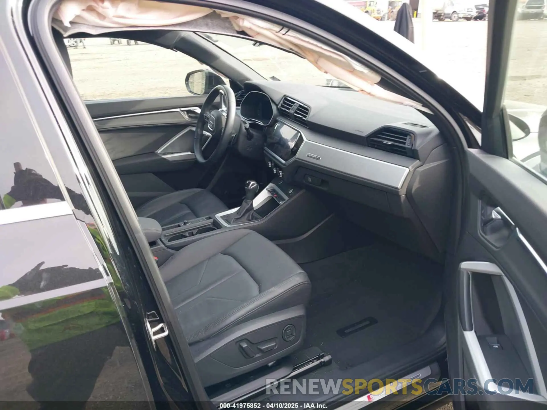 5 Photograph of a damaged car WA1DECF31M1053452 AUDI Q3 2021