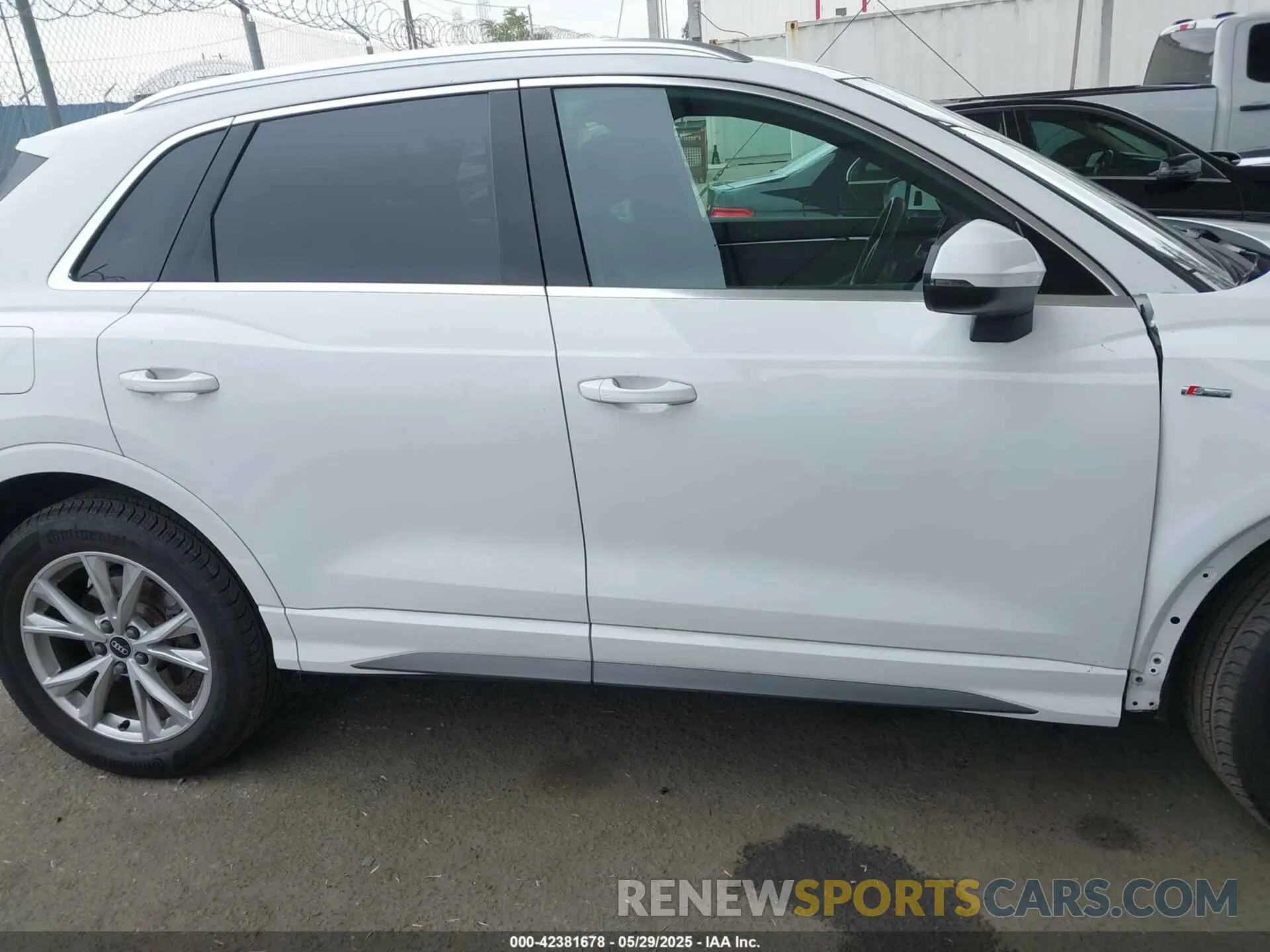 14 Фотография поврежденного автомобиля WA1DECF31M1074155 AUDI Q3 2021