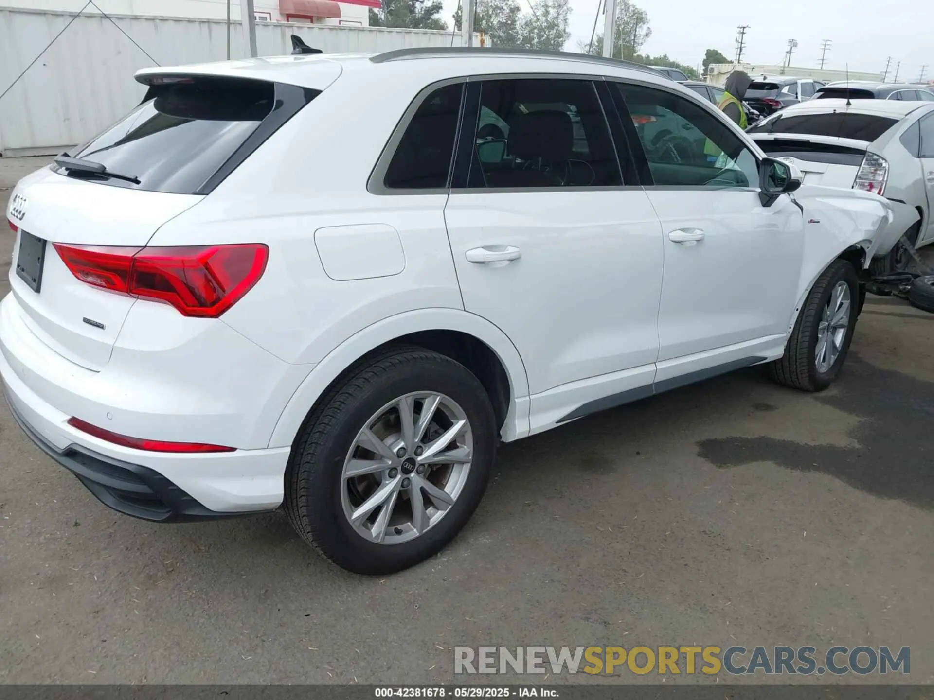 4 Фотография поврежденного автомобиля WA1DECF31M1074155 AUDI Q3 2021