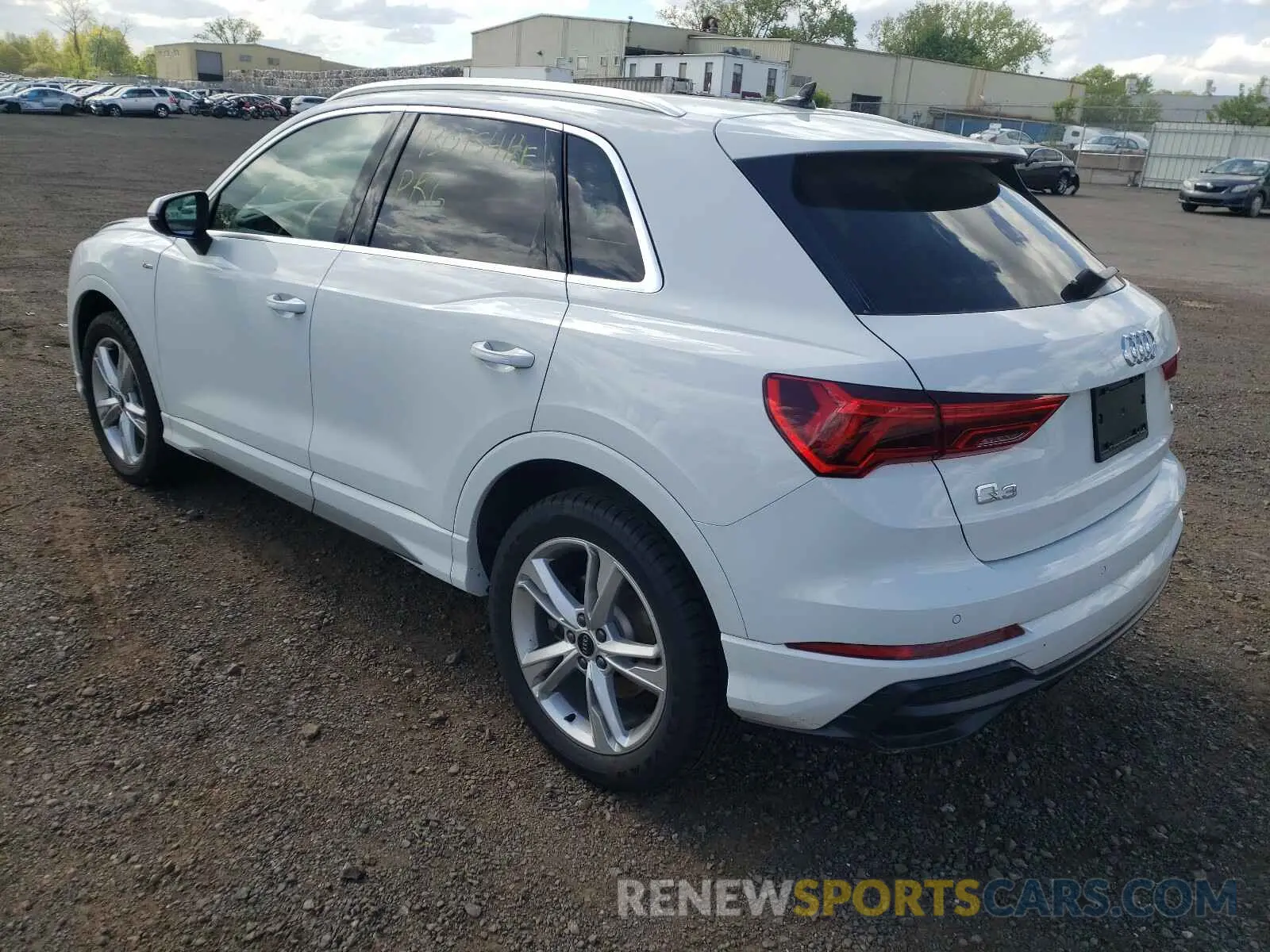 3 Photograph of a damaged car WA1DECF32M1057302 AUDI Q3 2021