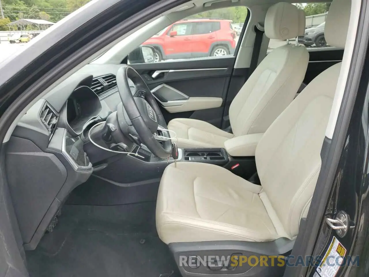 7 Photograph of a damaged car WA1DECF32M1129454 AUDI Q3 2021