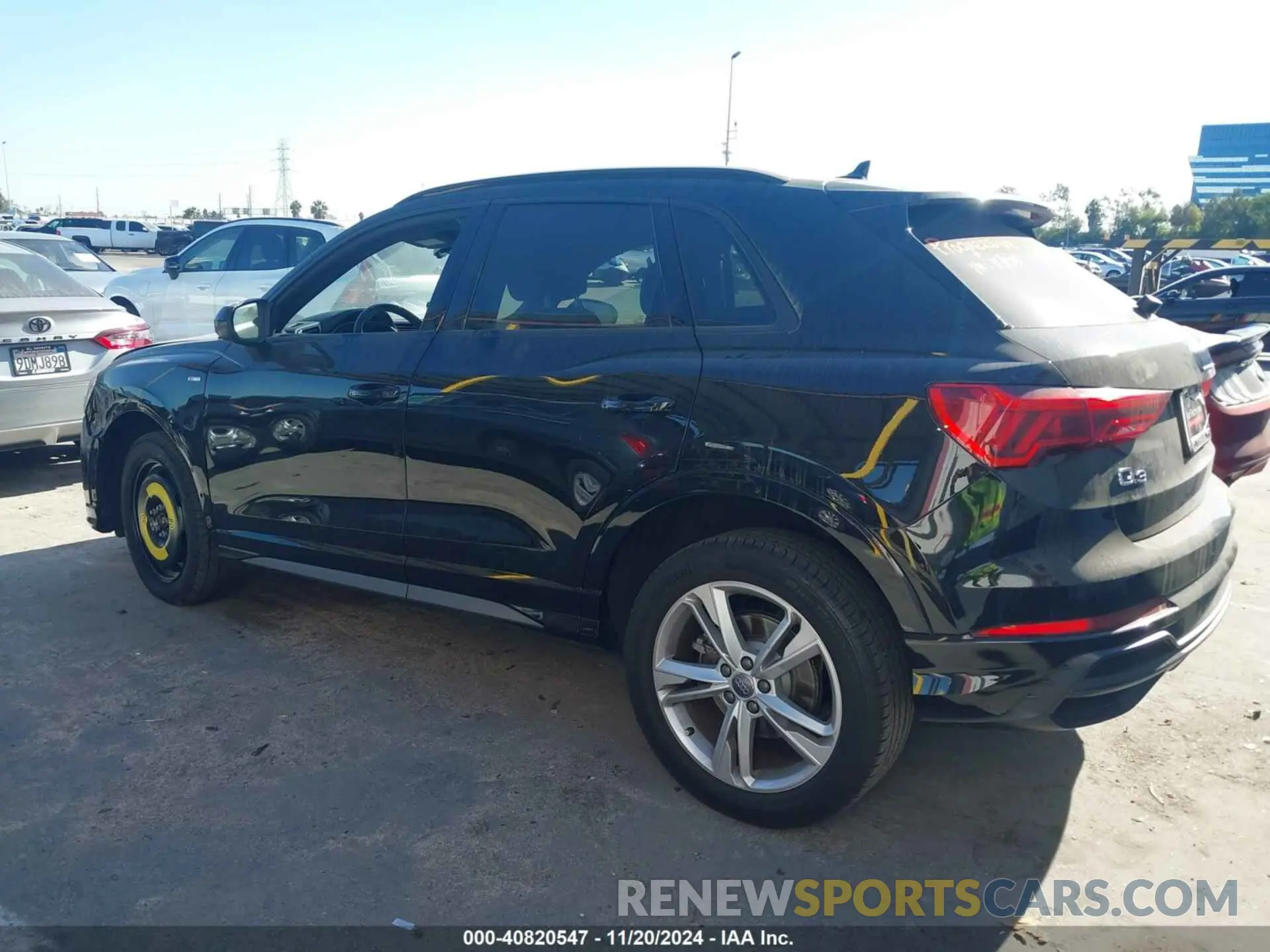 14 Photograph of a damaged car WA1DECF35M1005579 AUDI Q3 2021